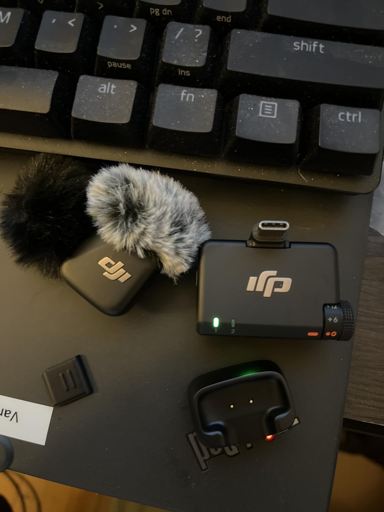 DJI Mic Mini (1 TX + 1 RX), Wireless Lavalier Microphone for iPhone/Camera/Android, Ultralight, Detail-Rich Audio, Noise Cancelling, Automatic Limiting customer photo 2