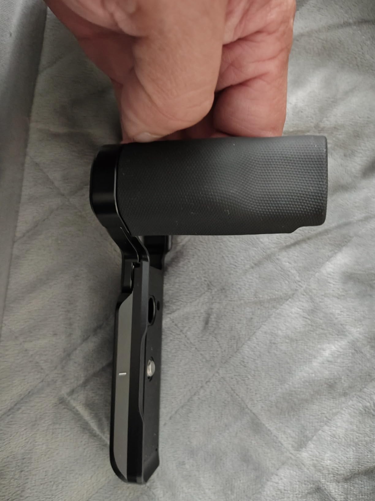 SmallRig ZV-E10 II L-Shape Plate with Silicone Handle, Handgrip for Sony ZV-E10 II, Built-in Quick Release Plate for Arca, 1/4