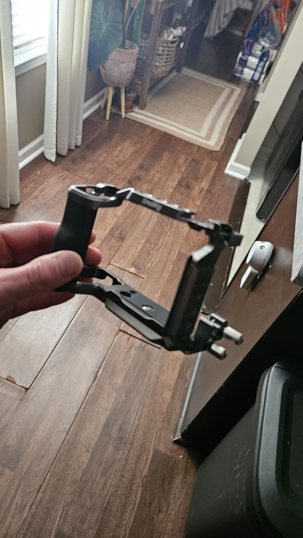 SmallRig ZV-E10 II Cage Kit for Sony ZV-E10 II with Cable Clamp for HDMI, Built-in Quick Release Plate for Arca, Cold Shoe and 3/8''-16 Threaded Holes, Full Access - 4867 customer photo 2