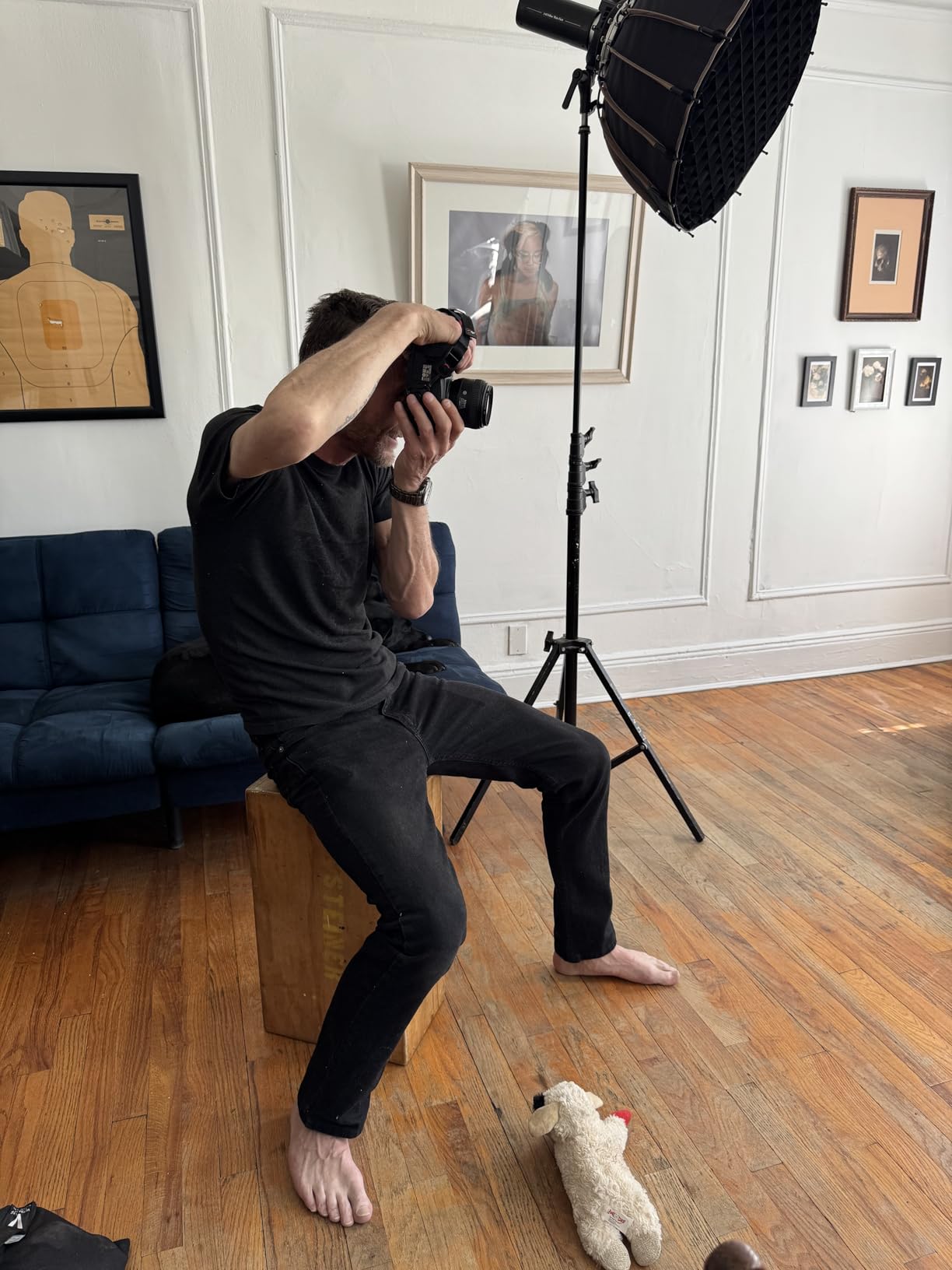 NEEWER Q200 200Ws 2.4G TTL Outdoor Studio Flash Strobe with App Control, 1/8000 HSS, 3200mAh Battery Powered Photography Monolight Speedlite 10W Modeling Lamp/750 Full Power Flash/0.01~1.5s Recycle customer photo 1