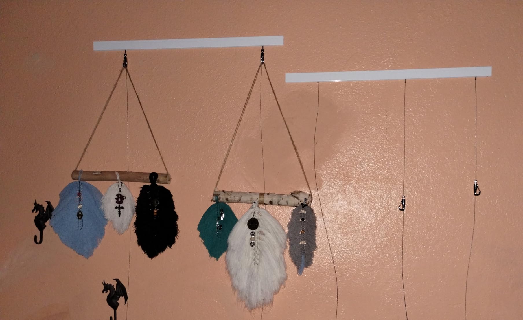 Picture Rail Hanging System- Innovative Art Hanging Rail System Including 4 Pcs 24