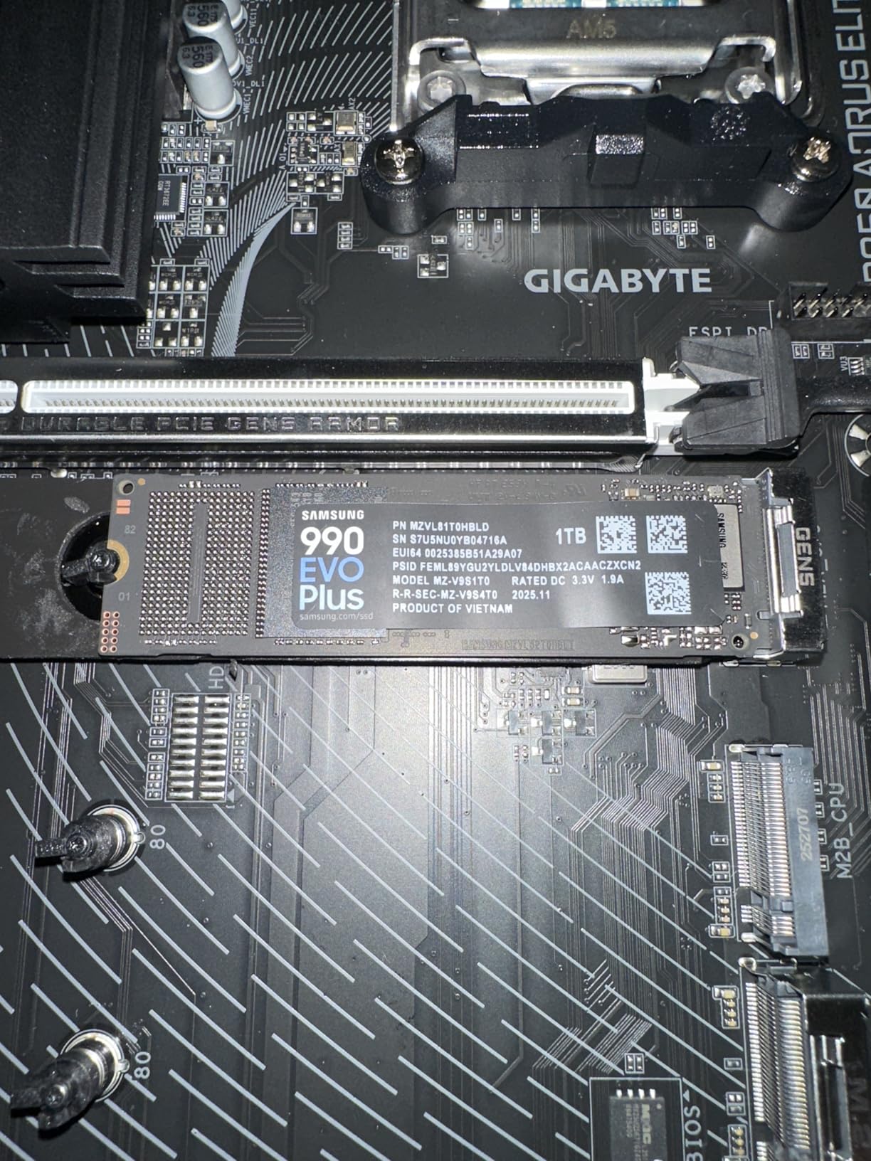 Samsung 990 EVO Plus SSD 2TB, PCIe Gen 4x4, Gen 5x2 M.2 2280, Speeds Up-to 7,250 MB/s, Upgrade Storage for PC/Laptops, HMB Technology and Intelligent Turbowrite 2.0, (MZ-V9S2T0B/AM) customer photo 1