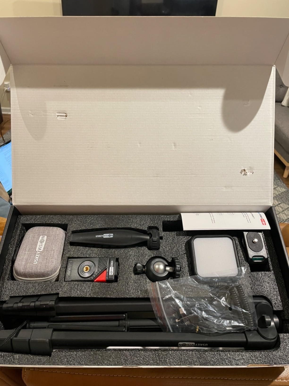 USKEYVISION Upgraded Vlogging Kit w/Wireless Lavalier Microphone,YouTube Kit for iPhone and Smartphone w/59