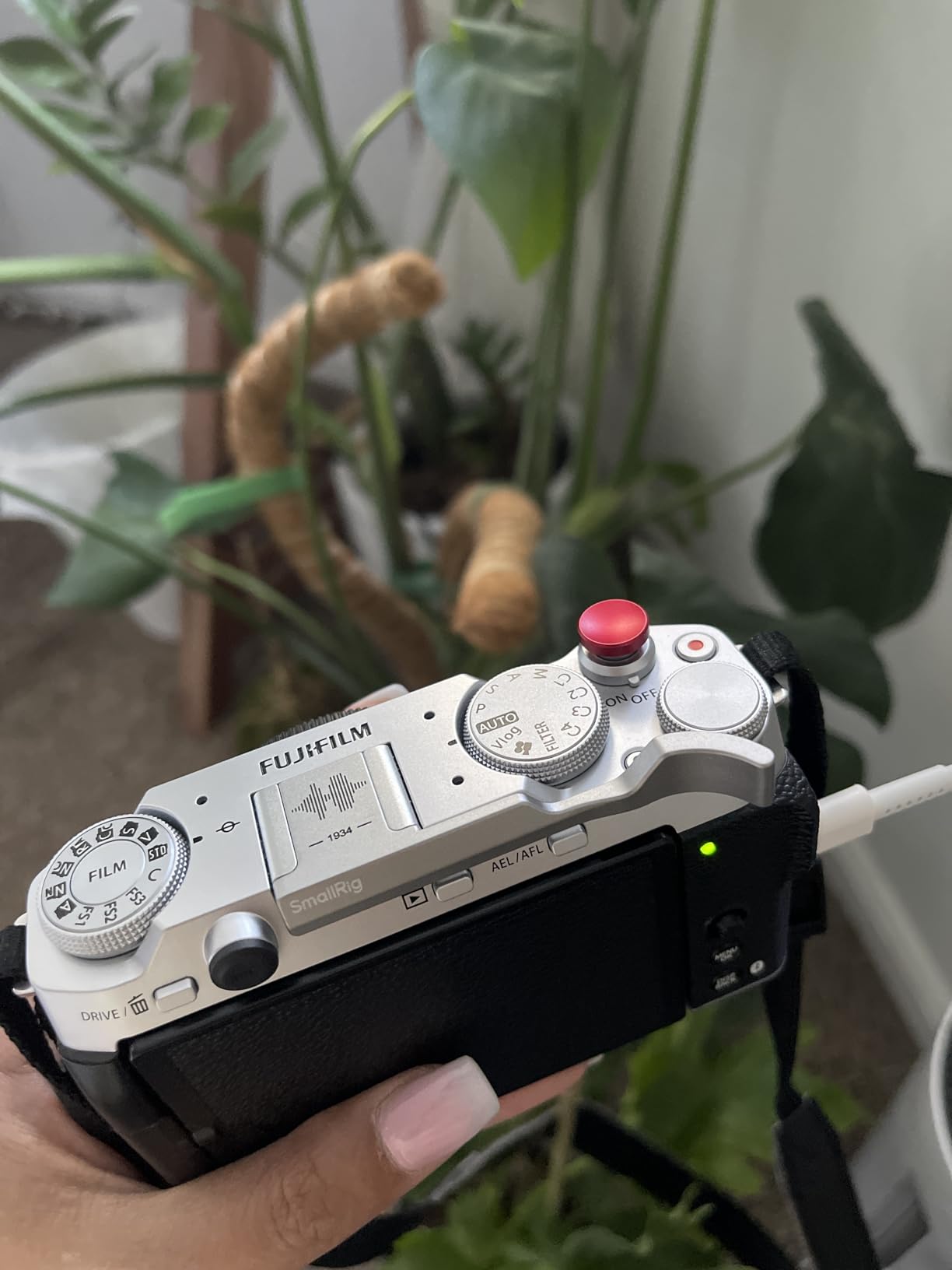 SmallRig Thumb Grip with Hot Shoe Cover for FUJIFILM X-M5 (Silver) - 4877 customer photo 2