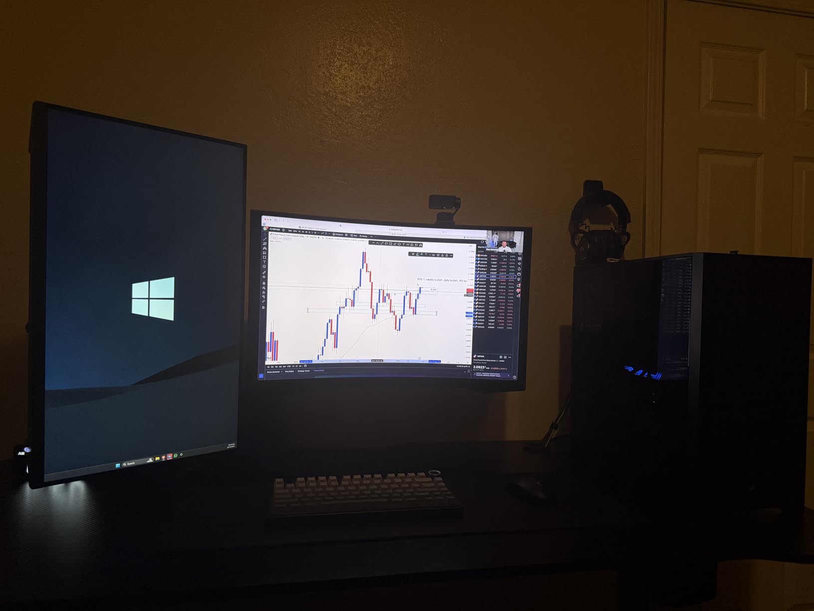 Insta360 Link 2 - PTZ 4K Webcam for PC/Mac, 1/2