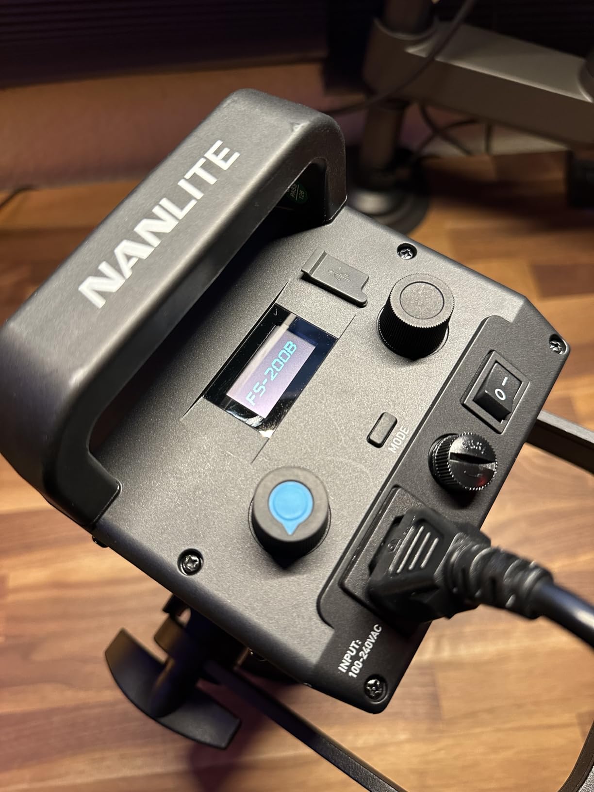 FS-200B 220W Bi-Color LED Video Light, 2700K-6500K Continuous Studio Light with Bowens Mount, High CRI TLCI, Quiet Fan, App Control for YouTube, Photography, Filmmaking & Live Streaming customer photo 2