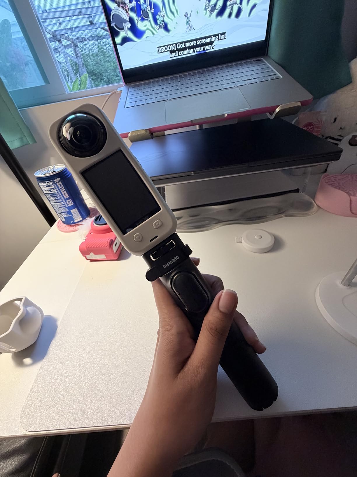 Insta360 Foldable 2-in-1 Selfie Stick Remote Kit with Invisible Stick, Built-in Tripod, Ideal for Vlogging, Hiking, Group Shots, Supports X5, X4 Air, X4, X3 Action Cameras customer photo 1