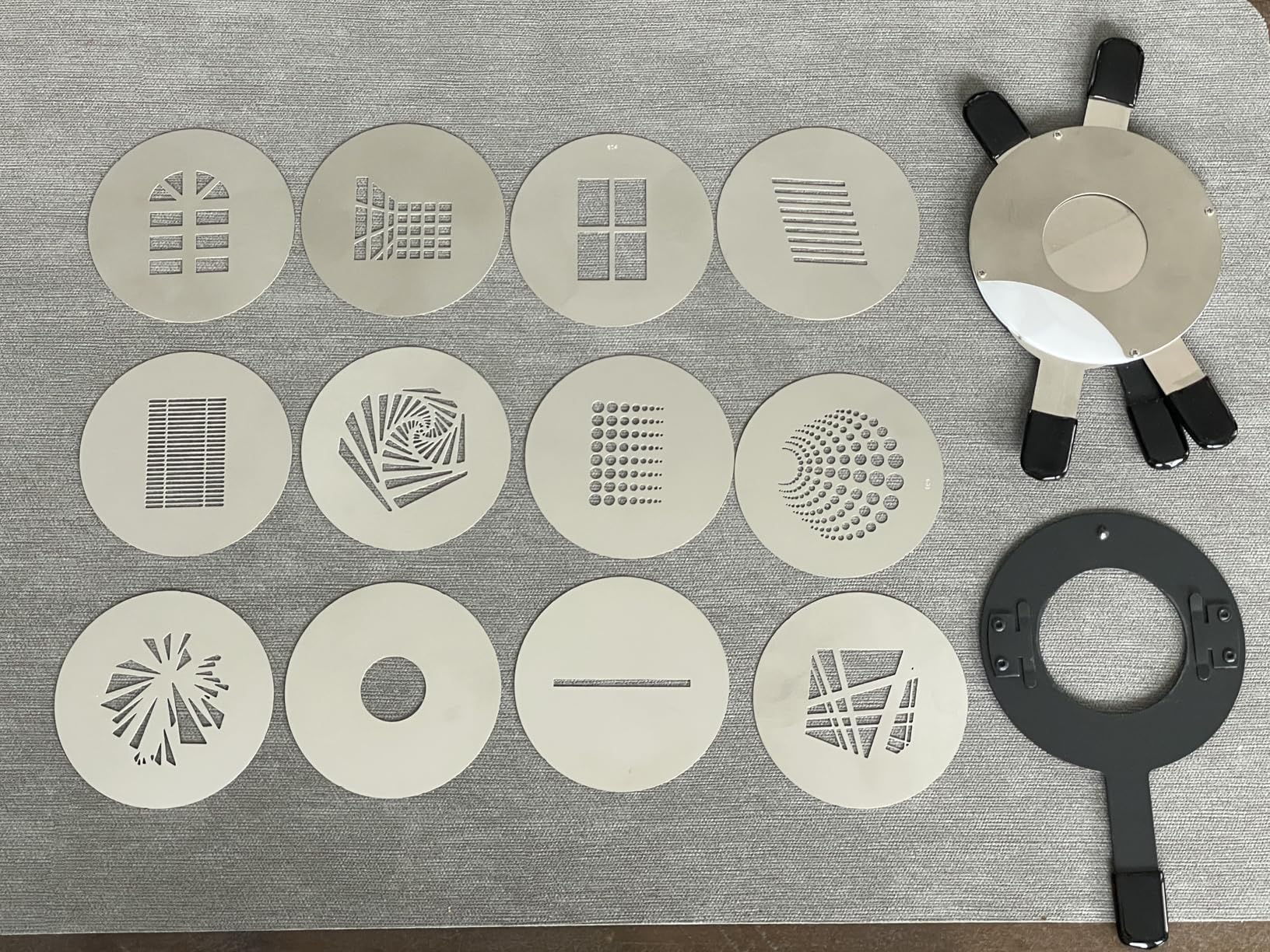 WELLMAKING S-80 Bowens Mount Optical Conical Snoot Spotlight Kit. Adjustable Focus 38°Lens, Lighting Shape Changeable; For Photography, Studio Video, Compatible with various LED lights and flashlights customer photo 2