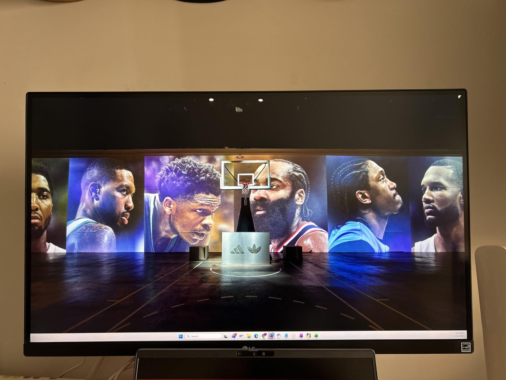 LG 27UP850K-W 27-inch Ultrafine 4K UHD IPS Computer Monitor, DisplayHDR 400, USB Type-C 90W PD customer photo 2