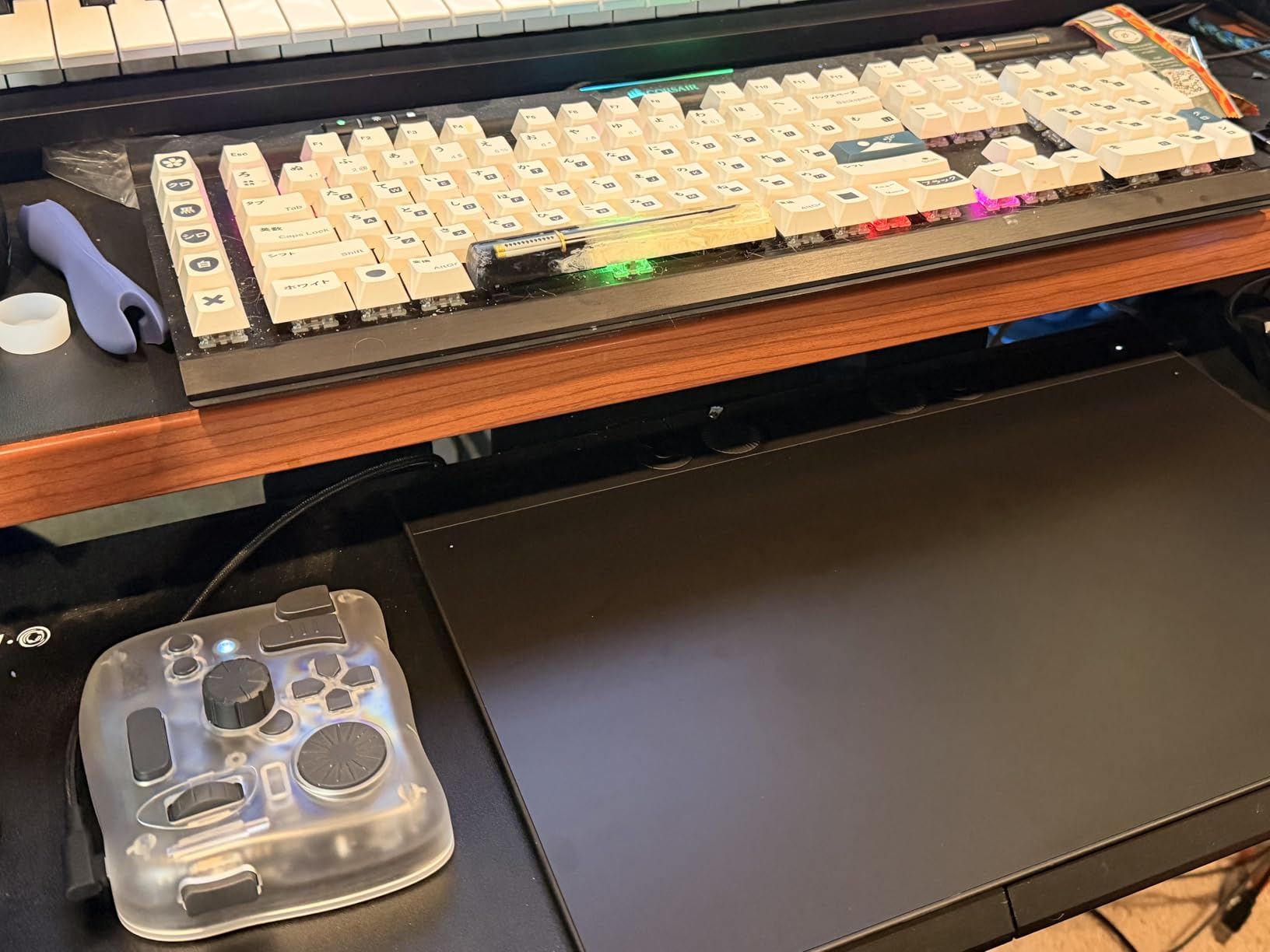 TOUR BOX Elite Plus All-in-Creative Controller, Bluetooth Keyboard for Photo & Video Editing, Color Grading, Illustration, Works with Procreate, Adobe & Davinci, Cable Bag Included (Ice Translucent) customer photo 2