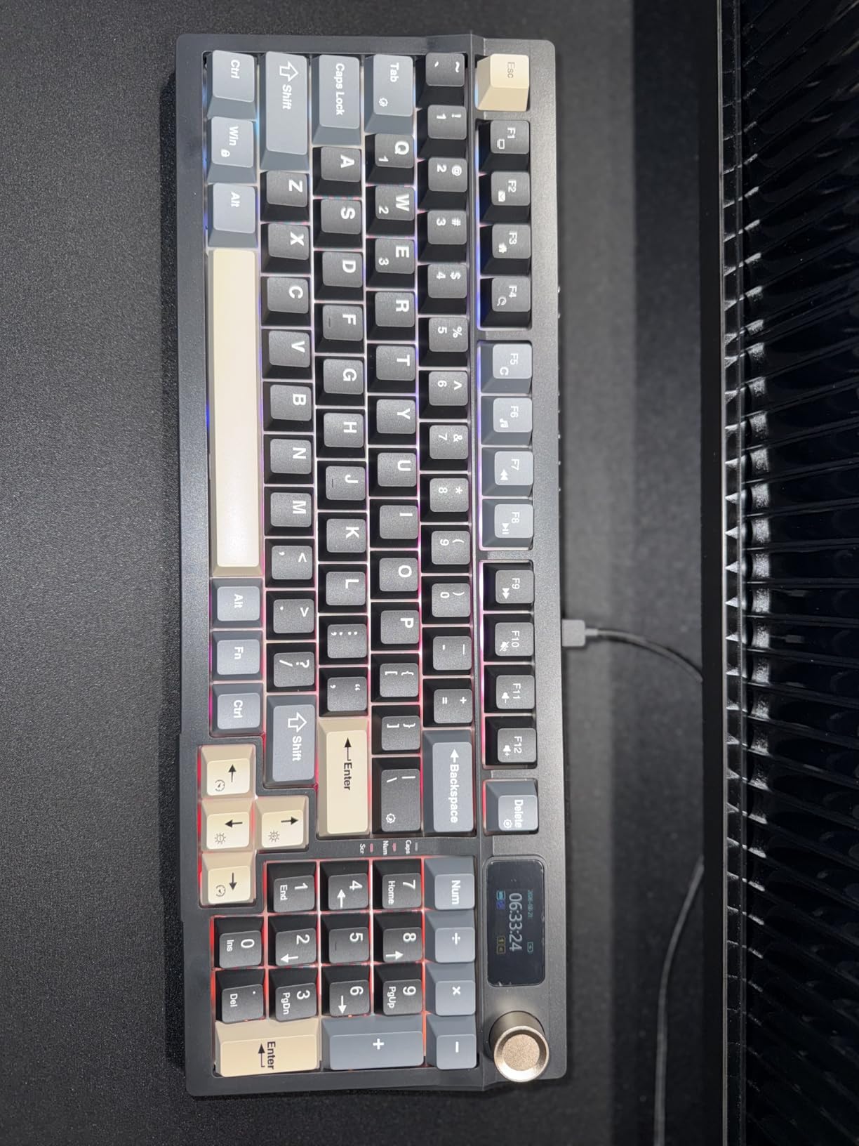 RedThunder K95 Wireless Mechanical Keyboard, TFT Screen & Knob, Tri-Mode BT5.0/2.4GHz/USB-C Hot Swappable Custom, RGB Gaming Keyboard customer photo 1