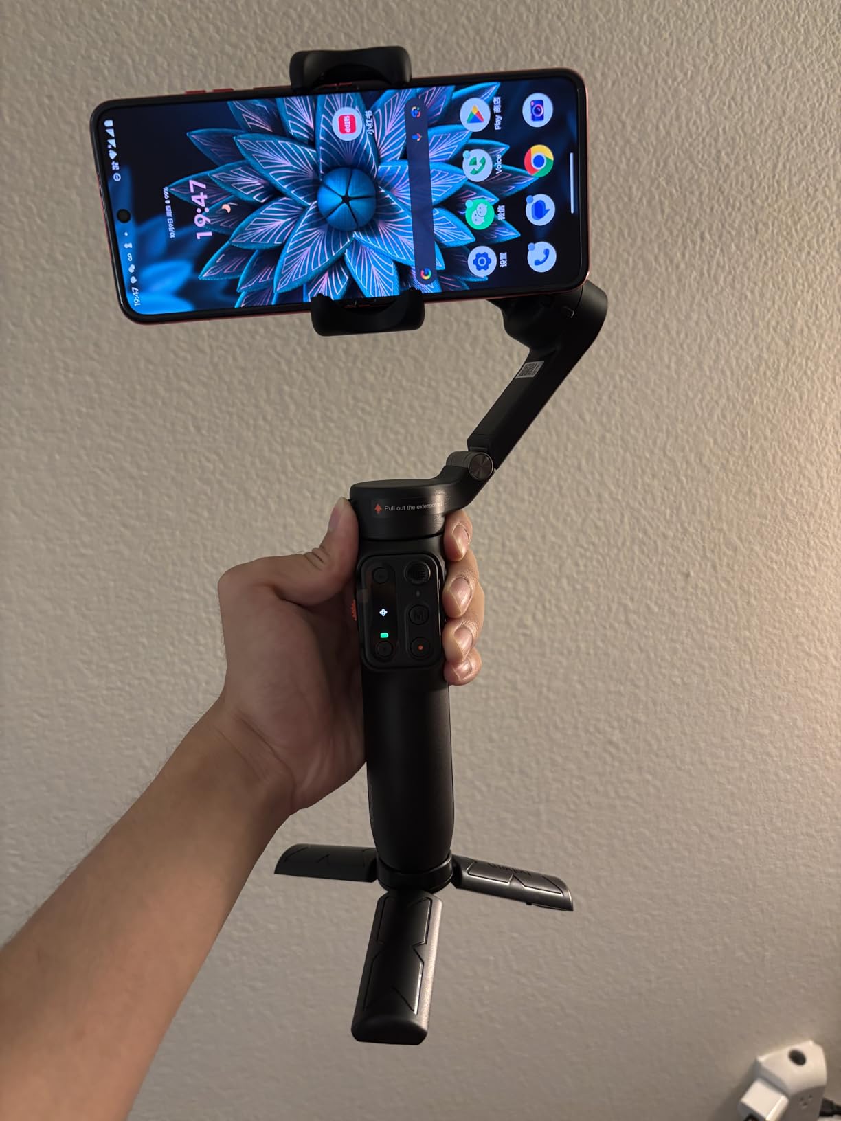 hohem iSteady X3 SE Plus Gimbal Stabilizer for iPhone, 3-Axis Phone Gimbal with Detachable Remote Control, Extendable Rod, 11-Hour Battery, Portable Foldable Stabilizer for Video Recording customer photo 2