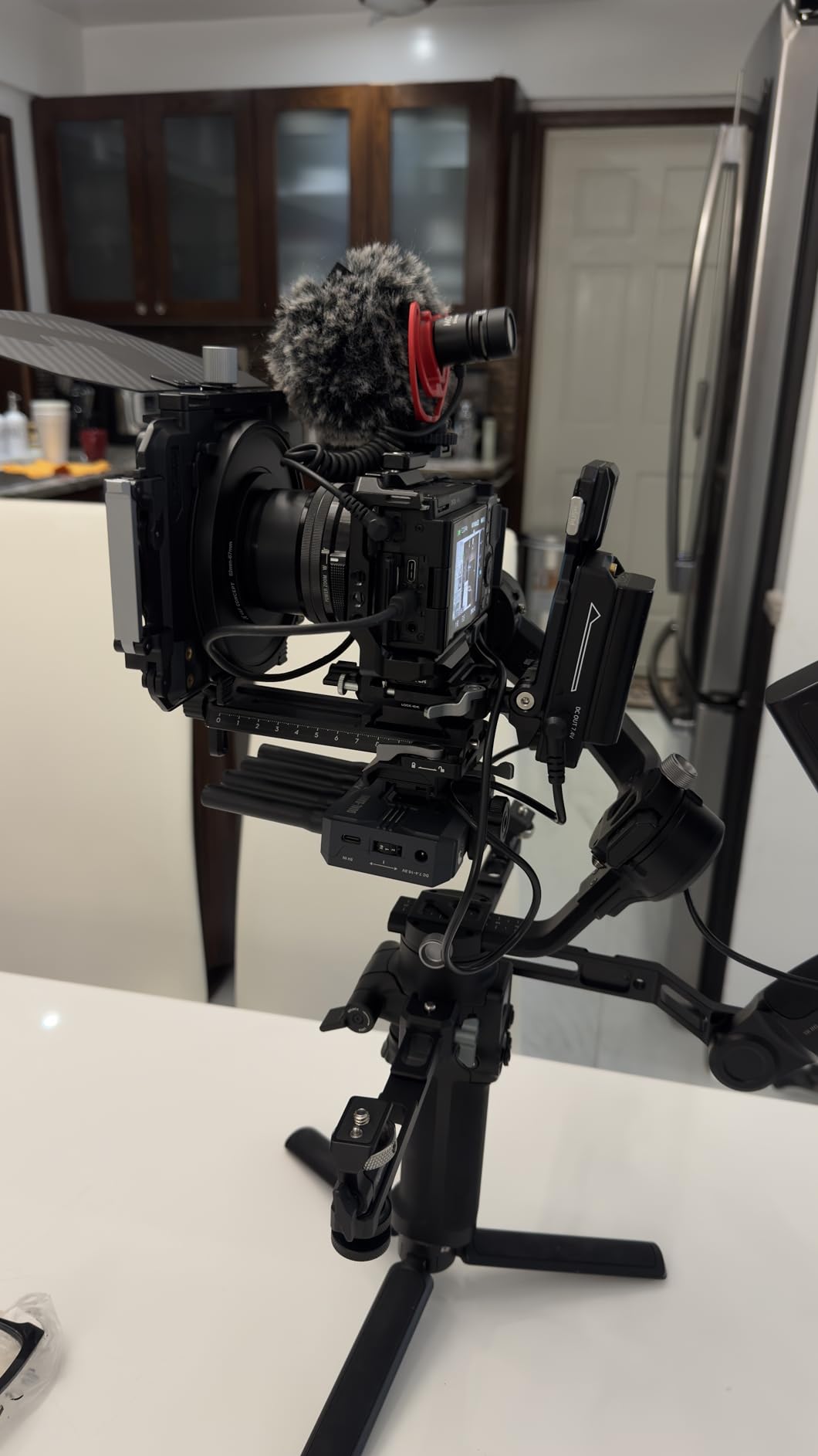 K&F CONCEPT Matte Box, DSLR Camera Matte Box with Carbon Fiber Top Flag, with 67/72/77/82/95mm Adapter Rings for 4x5.65 ND UV Filter/Circular Filter customer photo 1