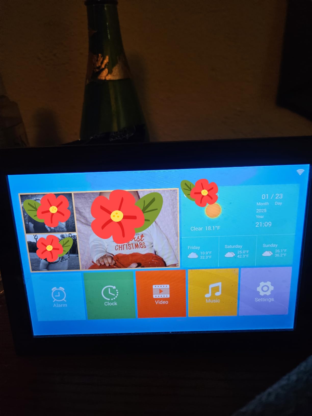 BSIMB 15-Inch WiFi Digital Picture Frame, Large Electronic Photo Frame with Touch Screen 16GB, Share Pictures/Videos via App/USB/SD Easy Setup Gifts for Mom, Auto-Rotate, Black customer photo 1