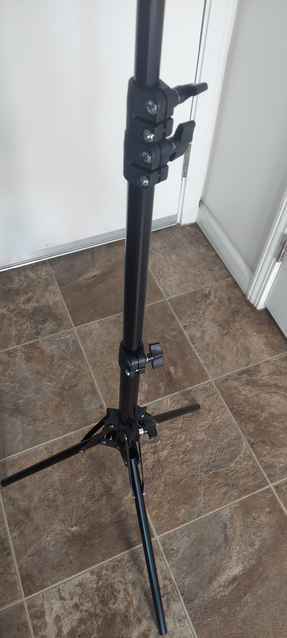 Torjim Softbox Photography Lighting Kit, 20'' x 20'' Professional Softbox Lighting Kit with 85W 3000-7500K LED Bulbs, Studio Lights for Photography/Video Recording/Live Streaming customer photo 2