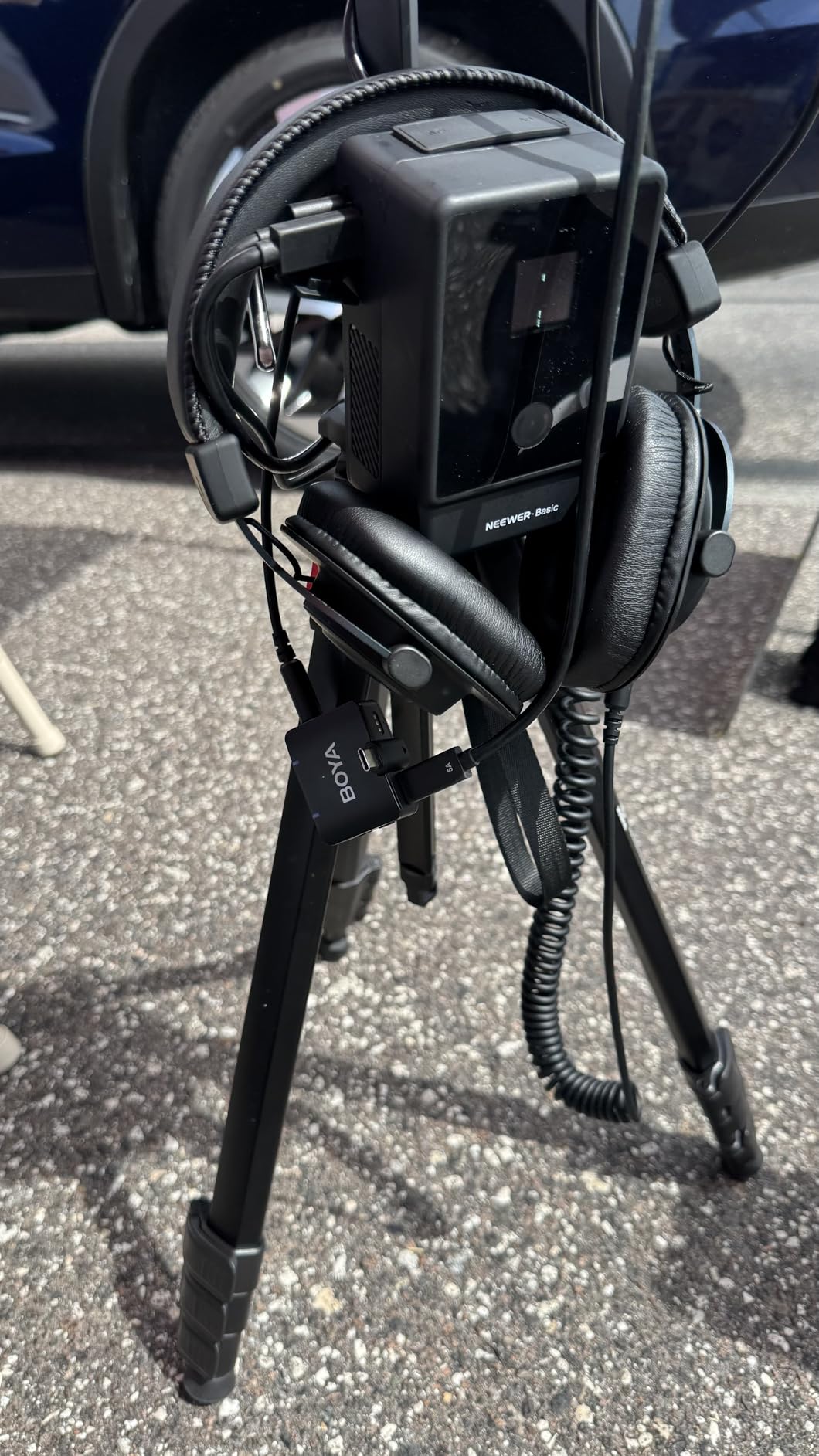 NEEWER Basics V Mount Battery PS099E, 6800mAh/99Wh Mini V Lock with OLED Display, D Tap/Type C Cable, PD65W USB C Fast Charging, D Tap/BP/USB A/DC Output for Video Camera Monitor Camcorder Filmmaking customer photo 2