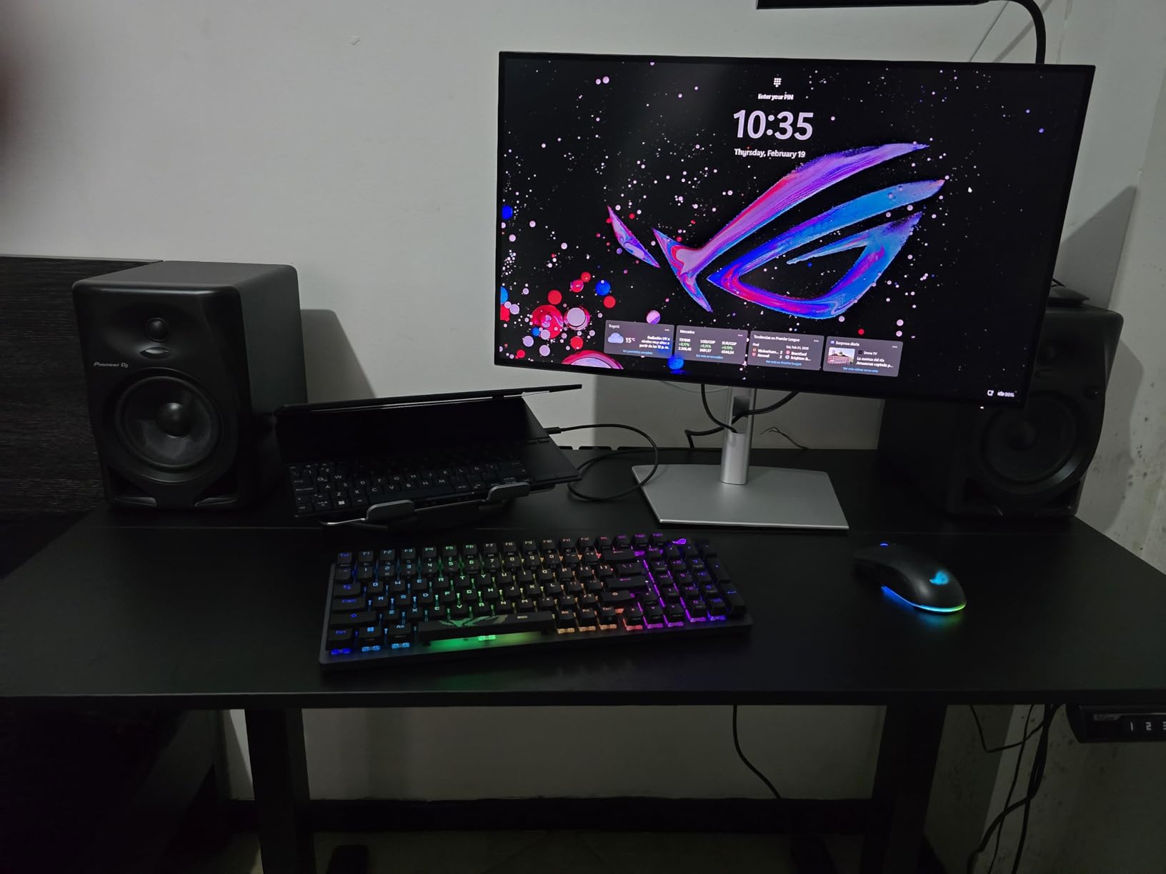Dell UltraSharp U2725QE 27 Inch 4K UHD IPS Black Monitor with 120Hz and Thunderbolt 4 customer photo 2