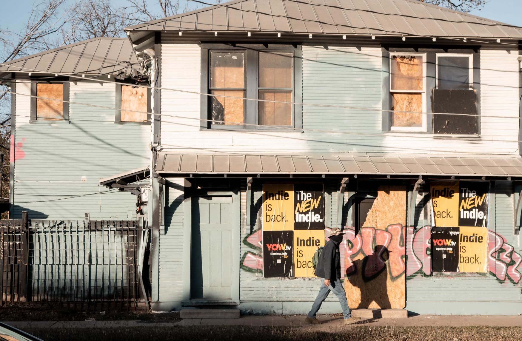 Canon PowerShot V1, Hybrid Camera, Built-in Ultra-Wide-Angle Zoom Lens, 4K Video, Vlogging, Live Streaming, Content Creation, Compact Design customer photo 2