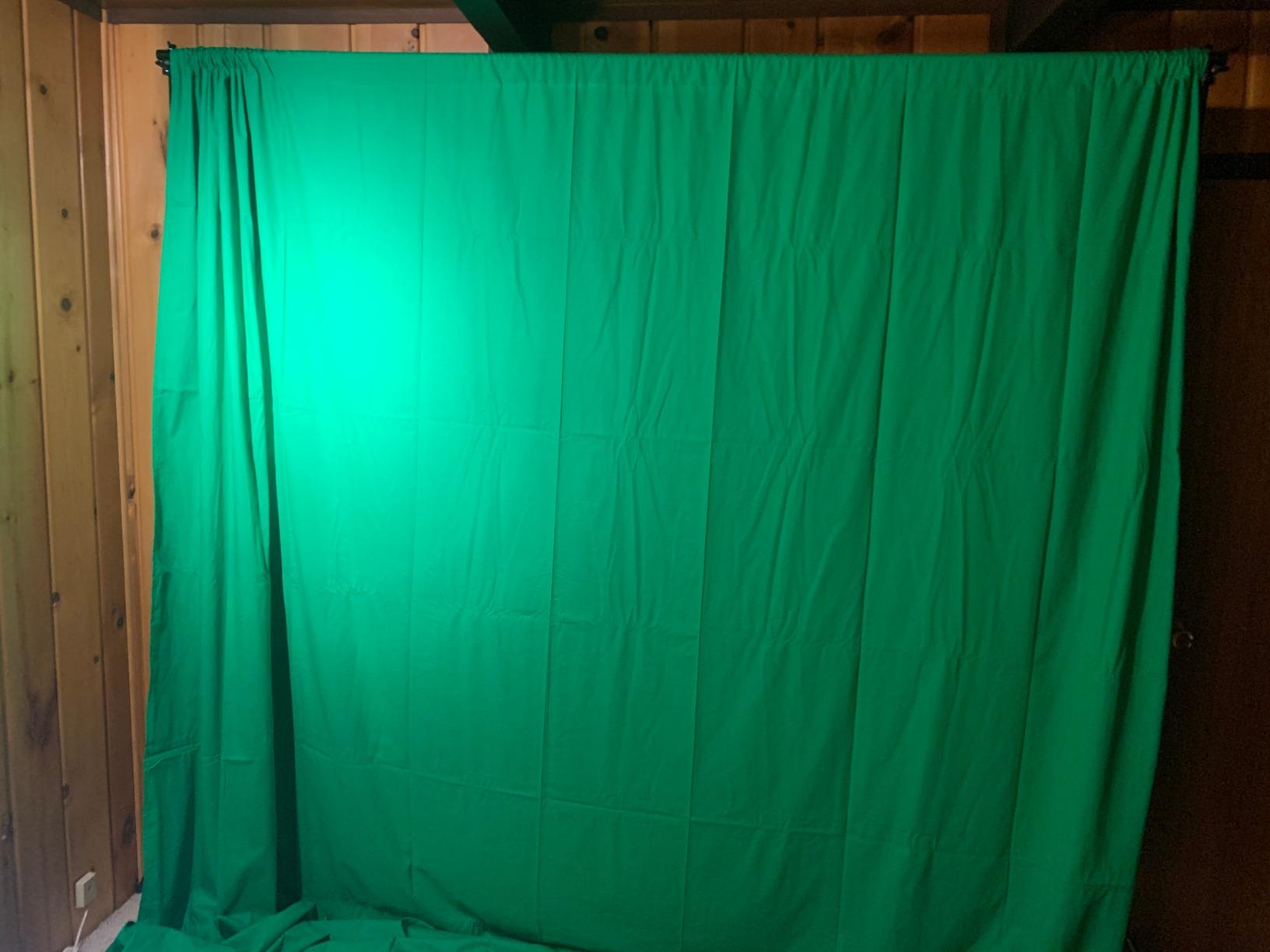 EMART 10 x 10ft Green Screen Backdrop Kit with Tripod Stand, Photography Background Support System with 10 x 20ft 100% Cotton Muslin Chromakey Backdrop for Photo Studio, Video Shooting, Live Streaming customer photo 2