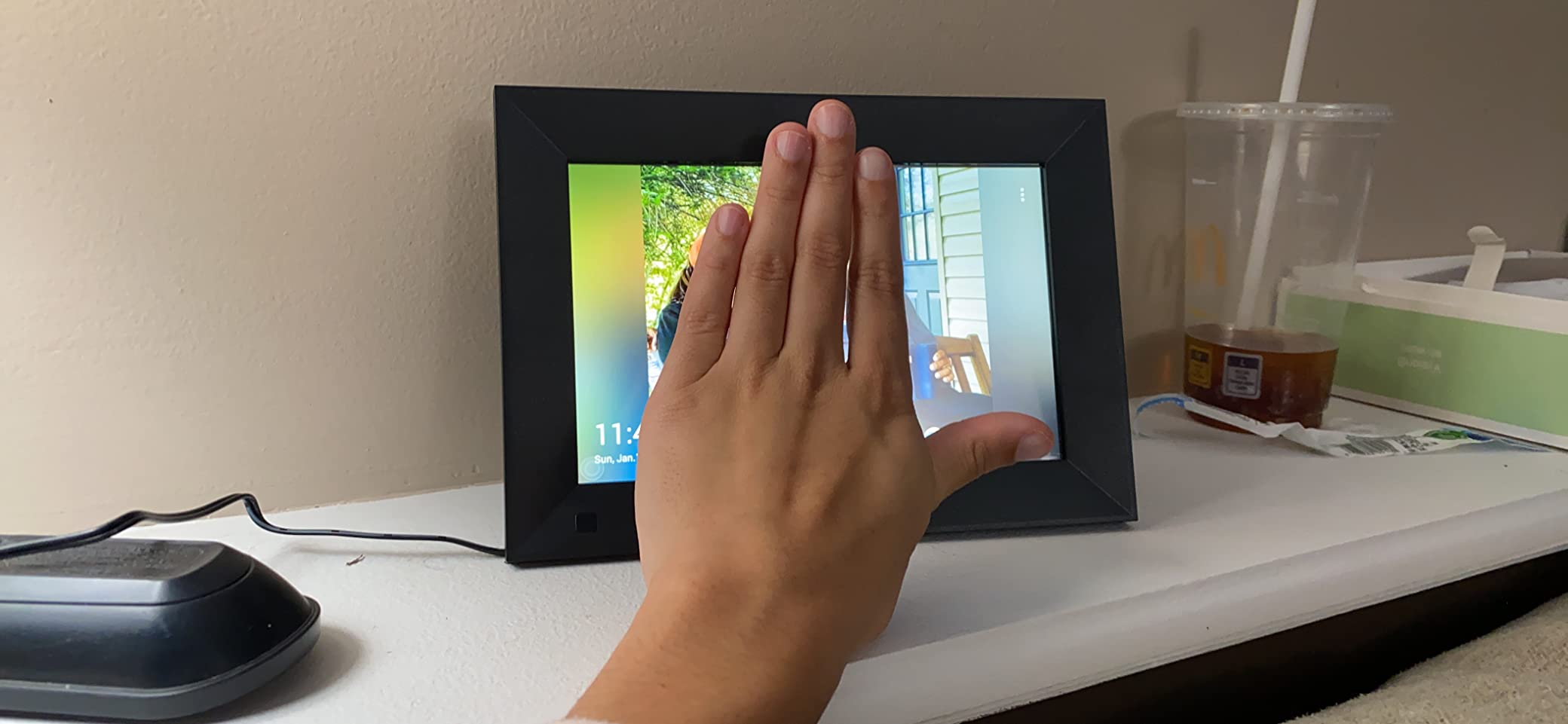 BSIMB Large Digital Picture Frame 27 Inch, 1920x1080 FHD WiFi Digital Photo Frame Electronic 32GB Display, Wall Mount Included, Share Pictures/Videos via App Easy Setup Gifts for Mom(Non-Touch), Black customer photo 2