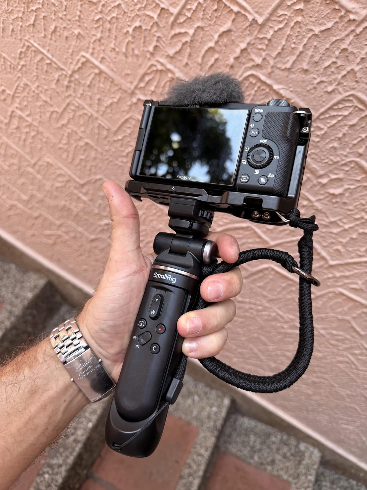 SMALLRIG Camera Remote Control Wireless Shutter Commander for Sony for Canon for Nikon Camera, fits for A7 IV, A7R V, A7R IV, A7R III, A7S III, A6700, FX3, A7CR, A7C II, ZV-E10, R5, R6, R7, R8-5207 customer photo 1