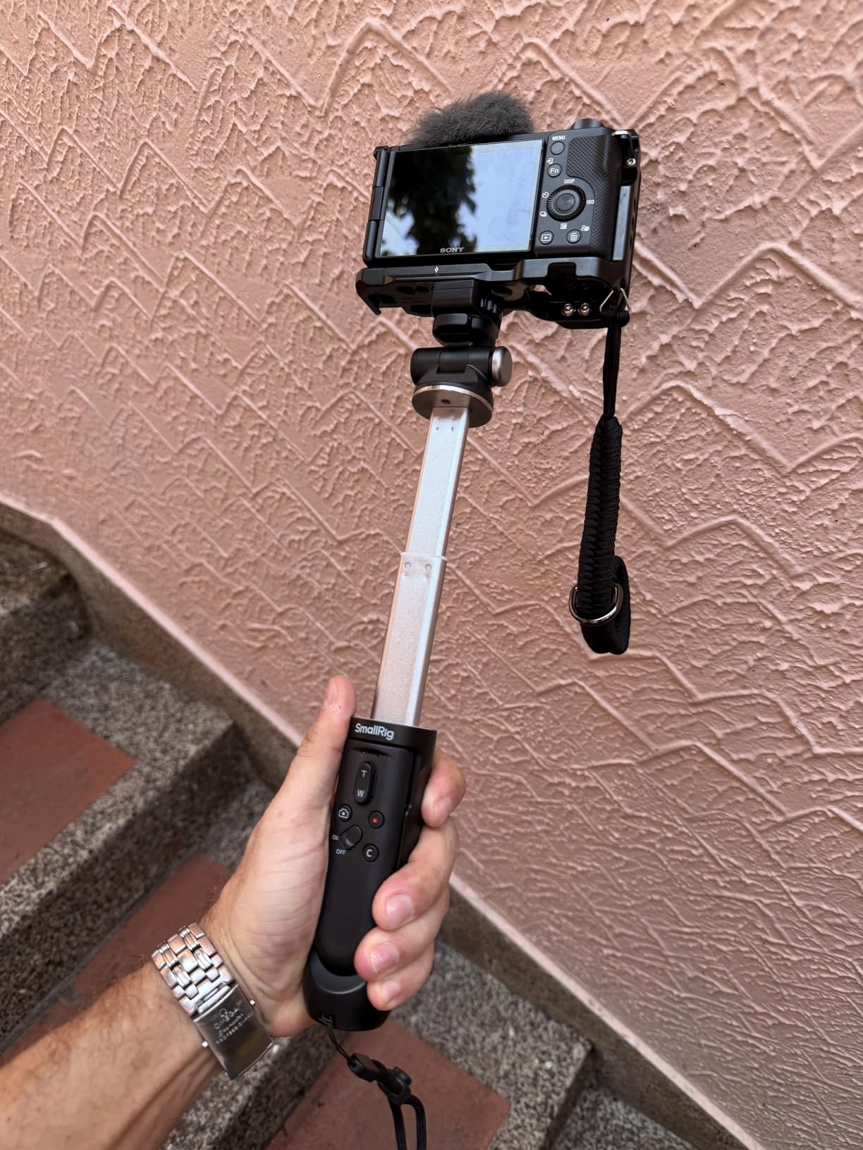 SMALLRIG Camera Remote Control Wireless Shutter Commander for Sony for Canon for Nikon Camera, fits for A7 IV, A7R V, A7R IV, A7R III, A7S III, A6700, FX3, A7CR, A7C II, ZV-E10, R5, R6, R7, R8-5207 customer photo 2