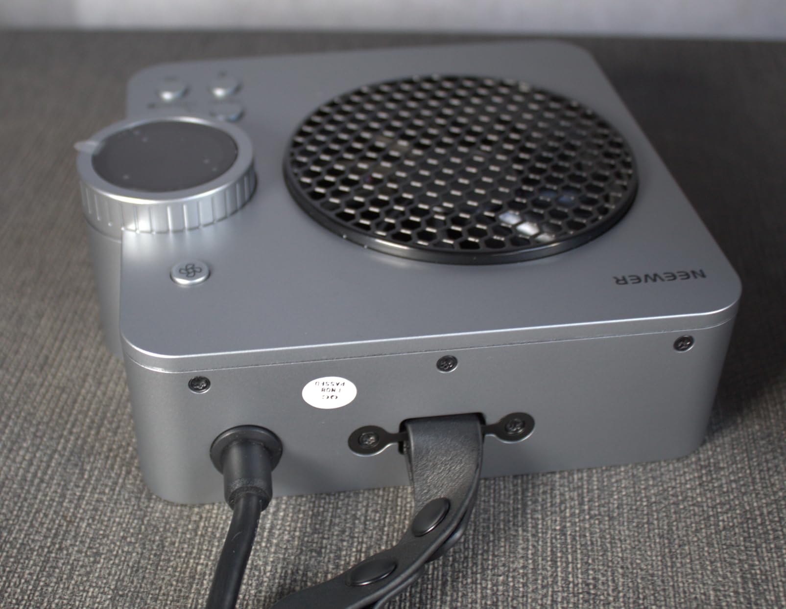 NEEWER HS200B Portable LED Video Light APP/2.4G/DMX Control, 280W 84400lx/1m Bi Color 2700-6500K CRI95+ COB Continuous Output Key Lighting Bowens Spotlight for Recording Streaming Studio Photography customer photo 1