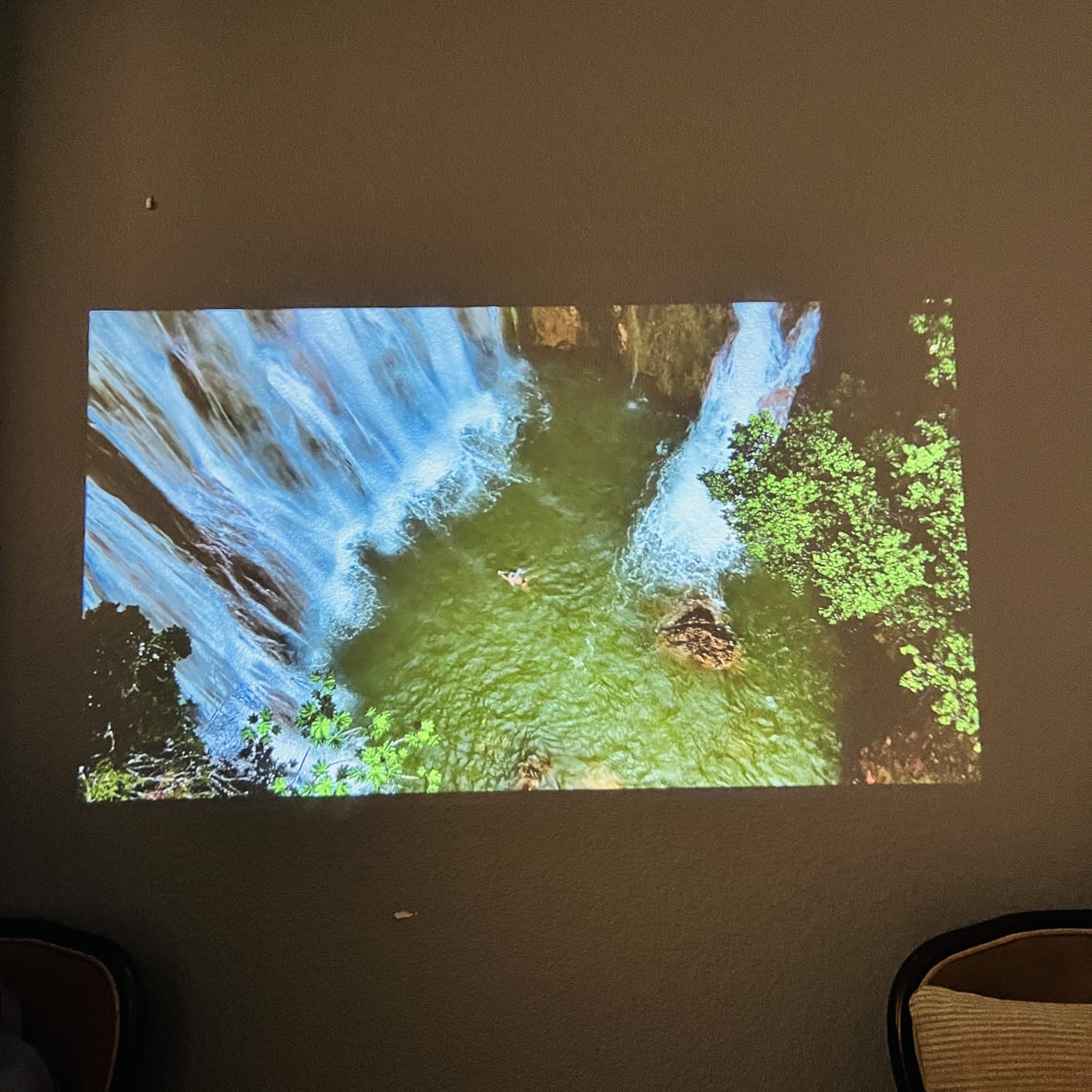 Mini Projector With Wifi And Bluetooth, Built-in APPS & Electric Focusing & 210 Degree Rotation, 1080P Portable Projector, Movie Projector for Bedroom, Supports Smartphones/TV Stick/iPad/PS5/Laptop/HDMI/USB customer photo 2