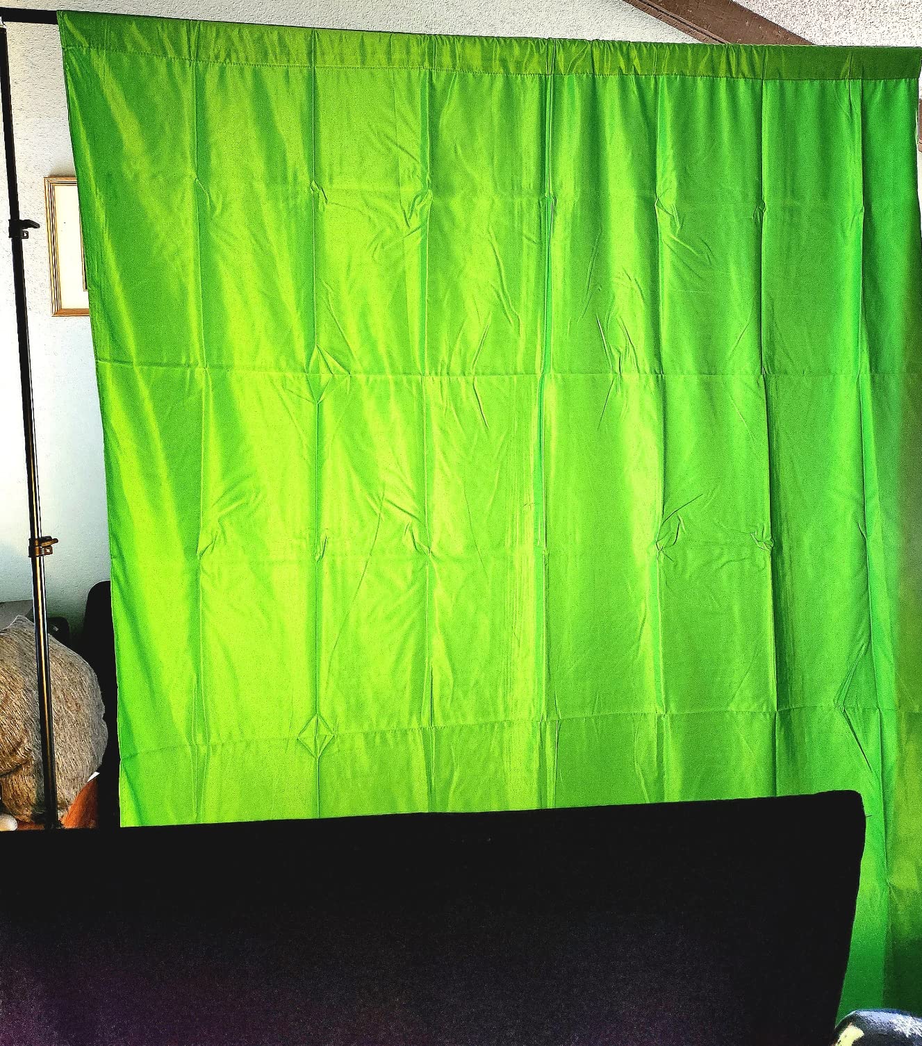 NEEWER Photography Continuous Lighting Kit with Backdrops, 8.5x10ft Stands, 5700K 800W Equivalent 24W LED Bulbs Umbrellas Softboxes Cleaning Cloth, Photo Studio Light Kit for Video Recording Streaming customer photo 1
