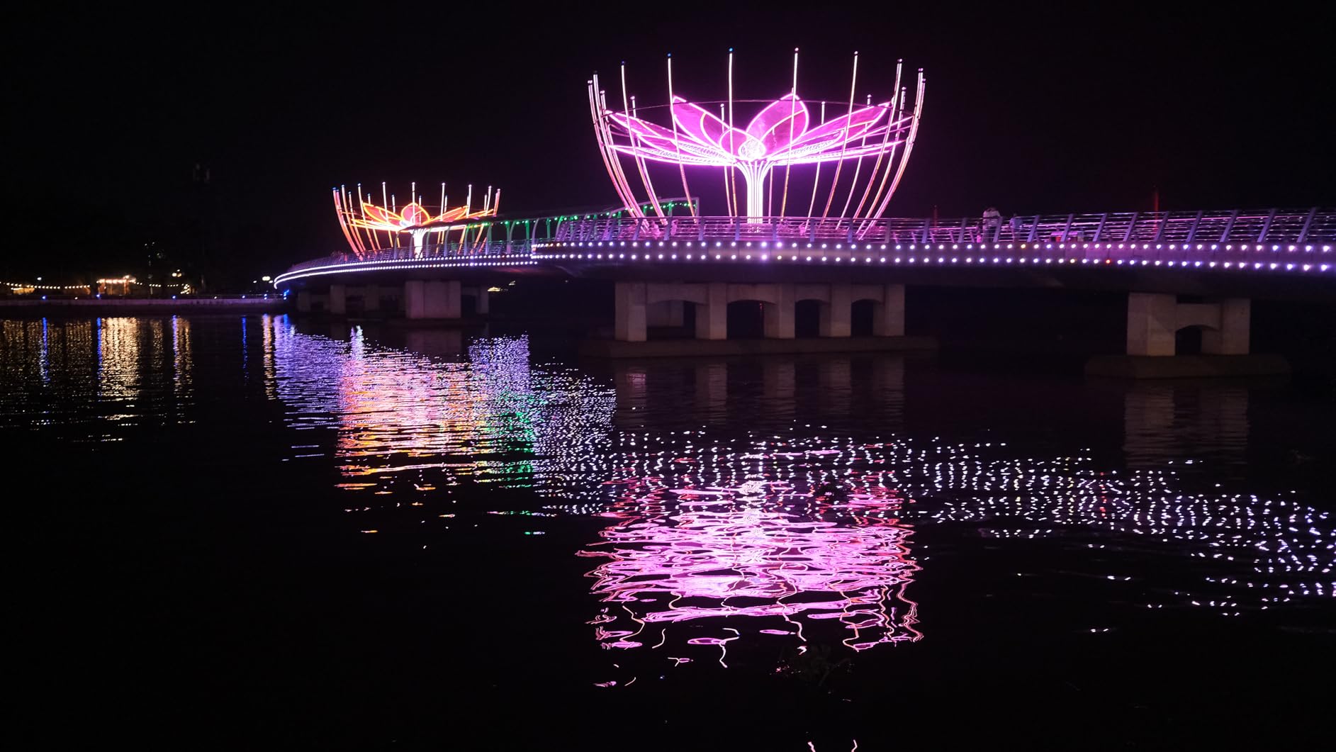 FUJIFILM FUJINON XF23mmF2.8 R WR Lens, Black customer photo 1