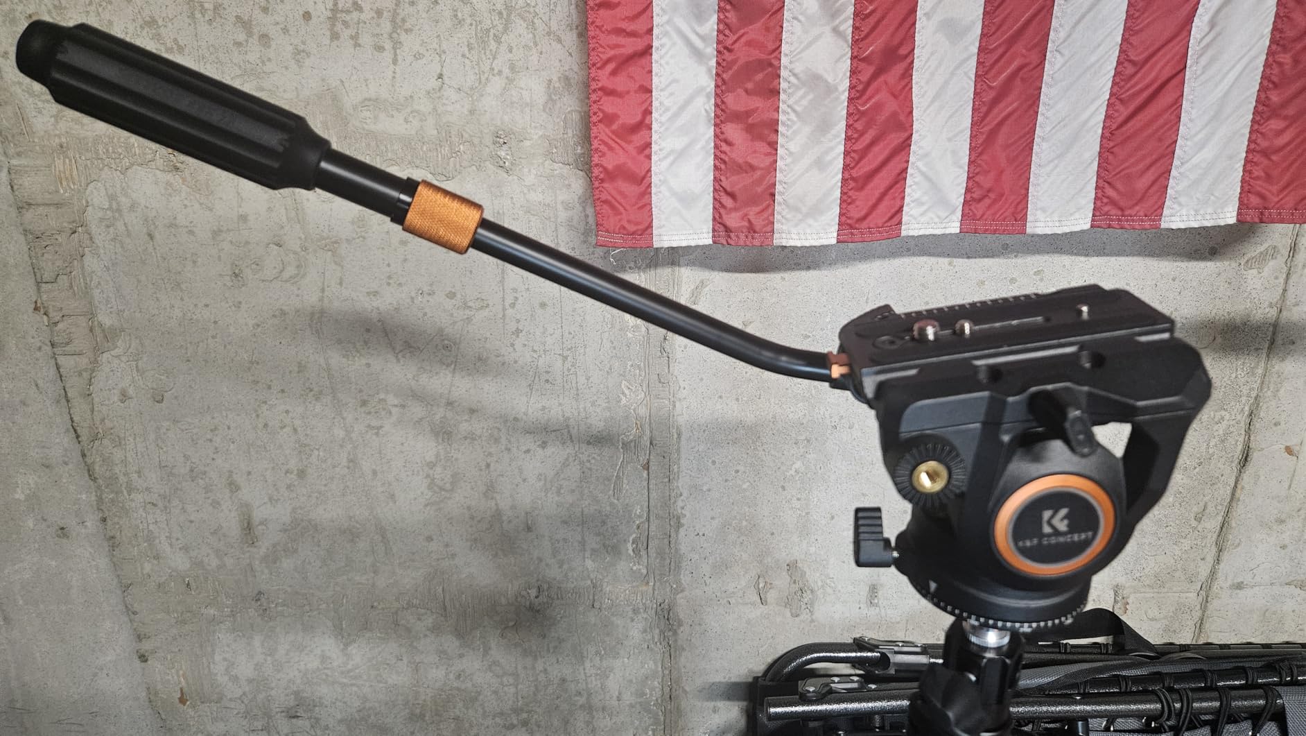 K&F CONCEPT Professional Fluid Head, Lightweight Fluid Video Head Silky-Smooth Stable Tripod Head Mount Max Load 17.6lbs/8kg, Net Weight 1.32KG Tripod Head for 360 Pan and -75 to 90 Tilt. BV50 customer photo 1