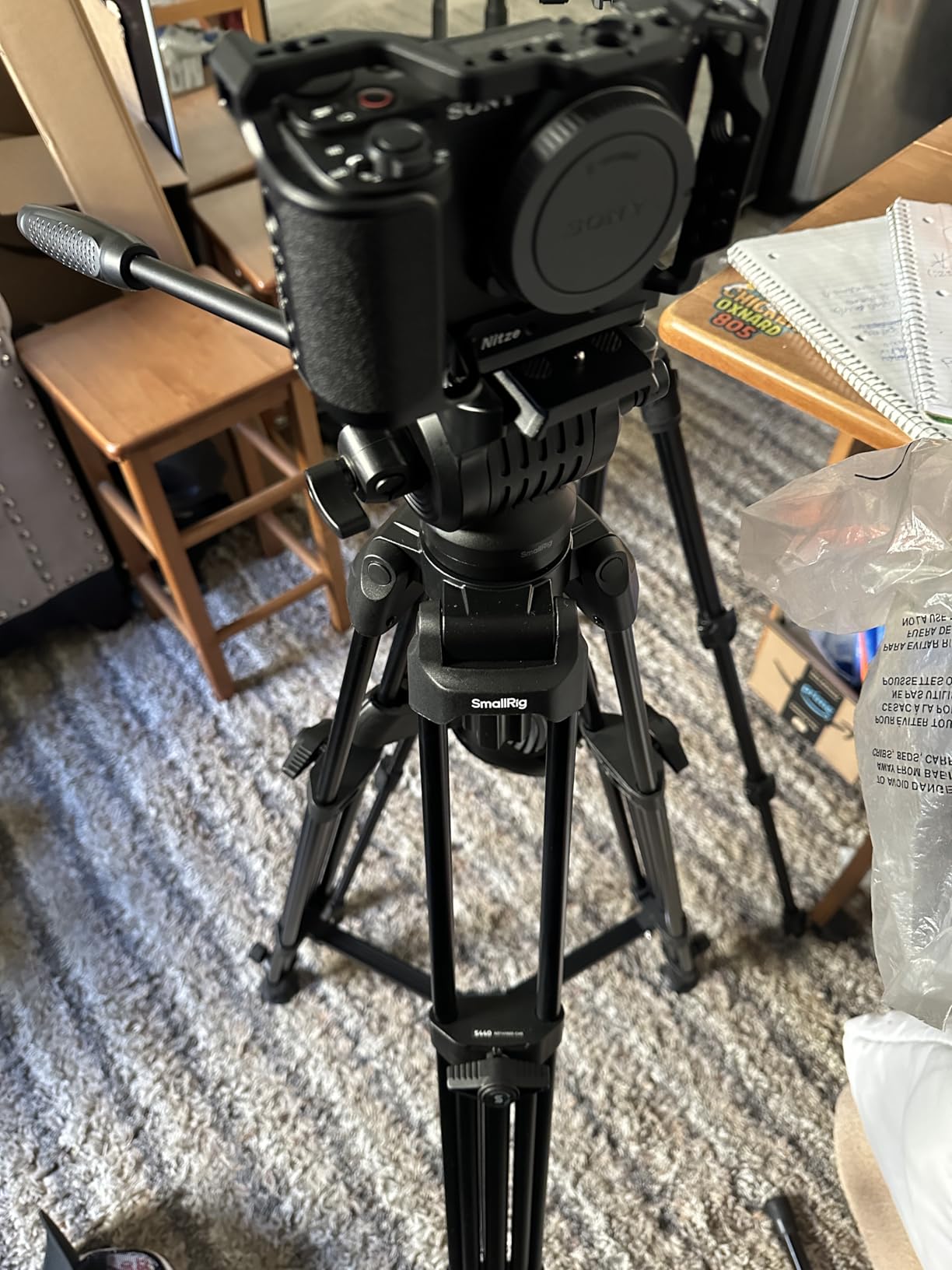 SMALLRIG 73''/185cm Carbon Fiber Heavy Duty Video Tripod, Max Load 10kg (22lbs), Fluid Head with +85° to -78 Tilt Range, Compact Camera Tripod Weight 2.7kg(6lbs), Folded Height 87cm, AD-14-5441 customer photo 1