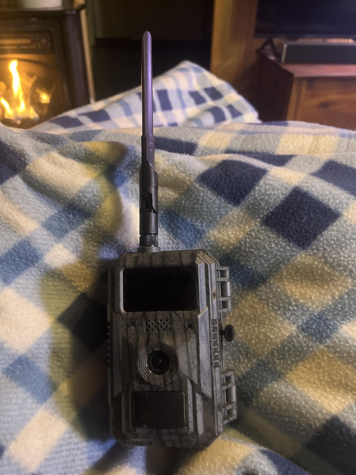 Vatony 4G Cellular Trail Camera-with 4K 48MP Wide Angle 120 Degree,Night Vision up to 100FT, Solar Powered Hunting Camera with SD Storage, IP68 Waterproof, Motion Activated Wildlife Camera customer photo 2