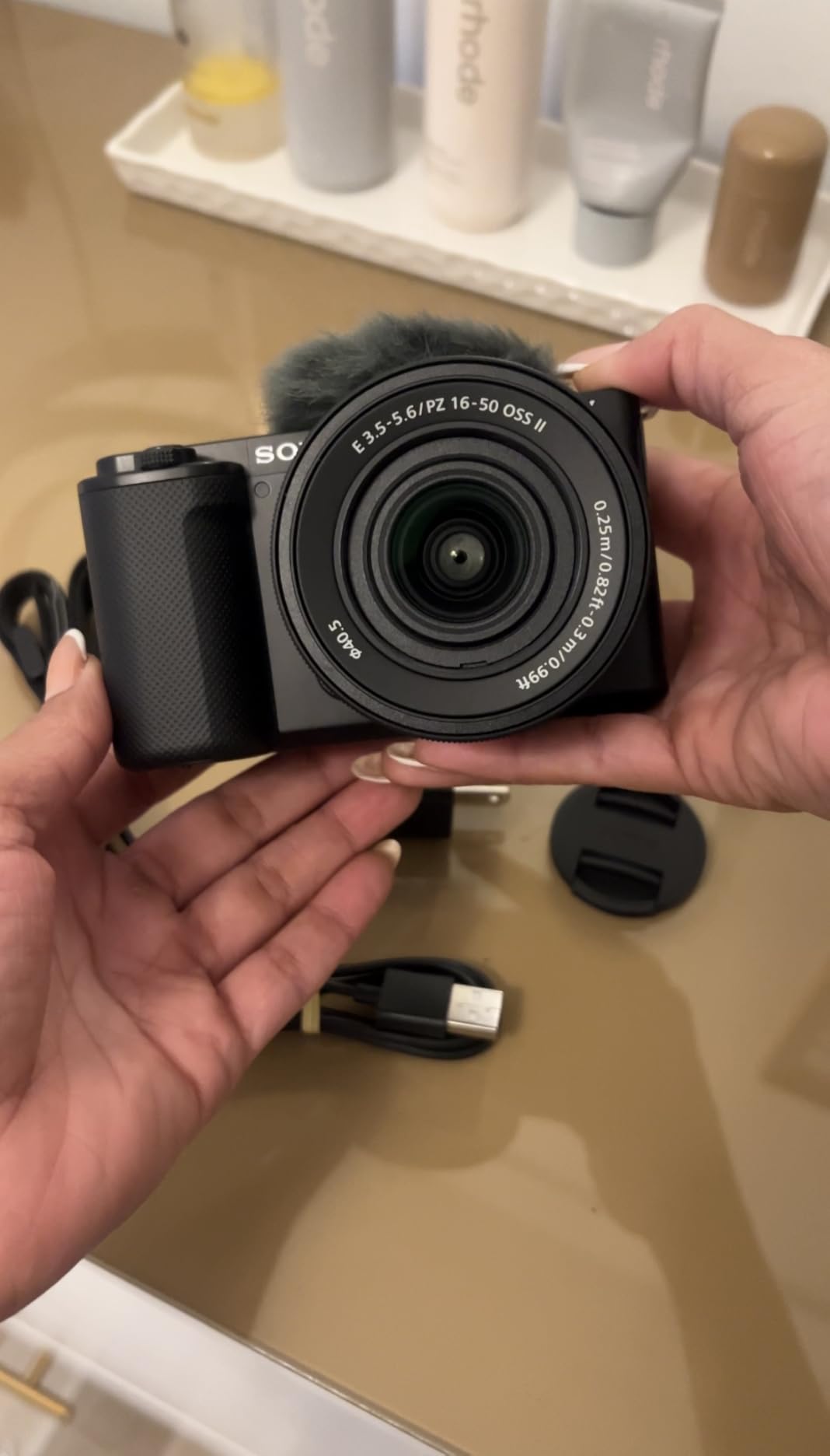 Sony Alpha ZV-E10 - APS-C Interchangeable Lens Mirrorless Vlog Camera Kit - Black, ZVE10KB customer photo 1