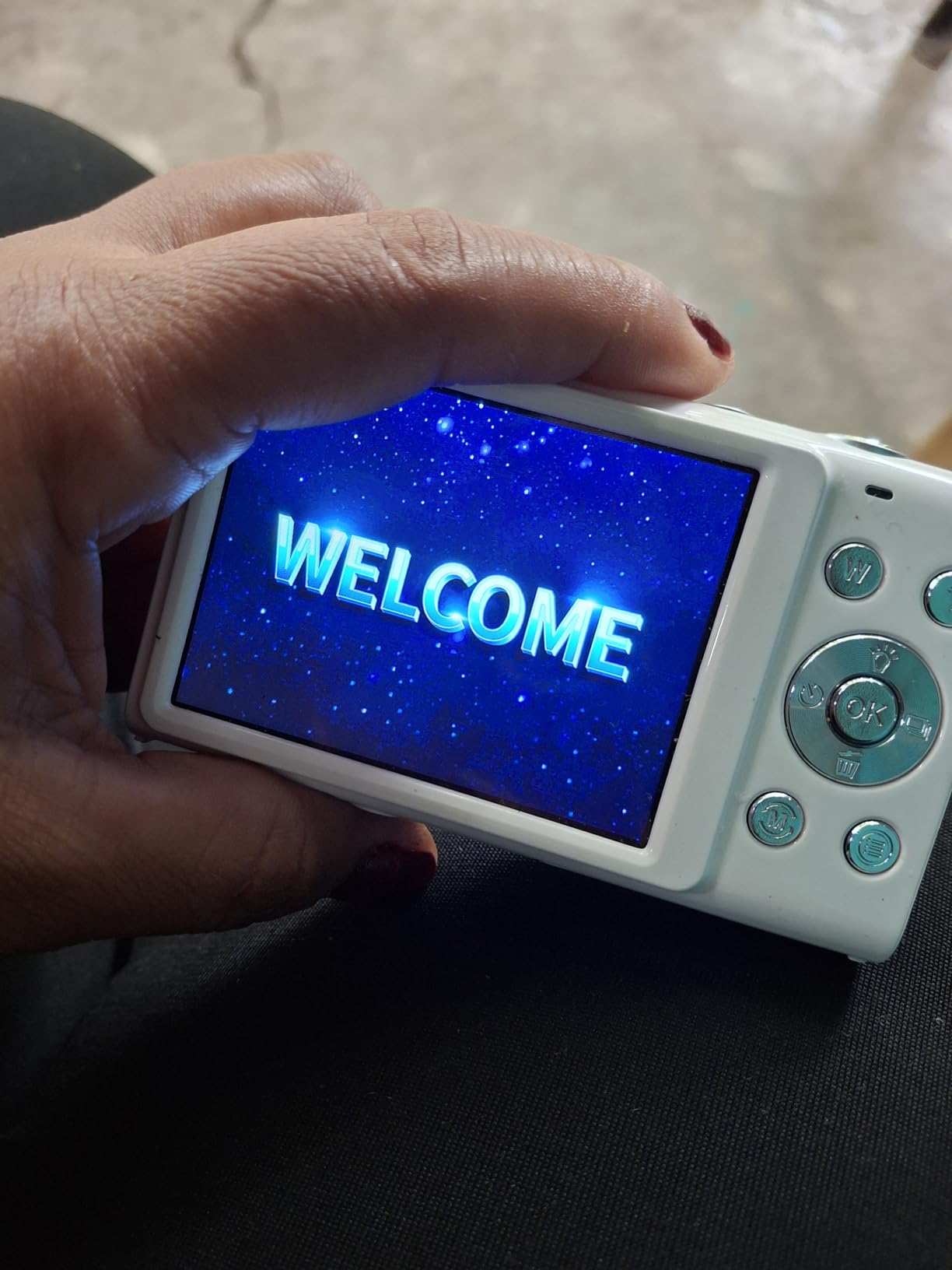 Digital Camera, 4K Vlogging Camera for YouTube Autofocus Cameras for Photography with 16X Digital Zoom, 48MP Compact Point and Shoot Digital Camera for Teens Adult with 32GB SD Card, 2 Batteries-White customer photo 1