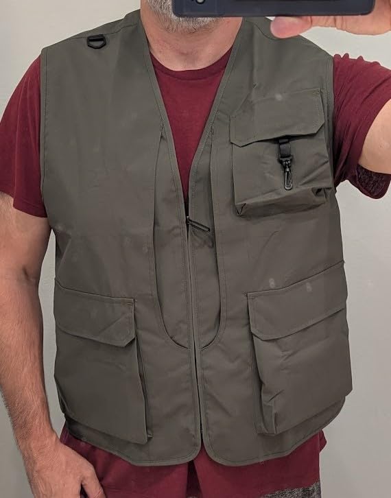 HYCOPROT Men's Outdoor Fishing Vest, Lightweight Waterproof Sleeveless Utility Cargo Jacket for Hiking Hunting customer photo 1