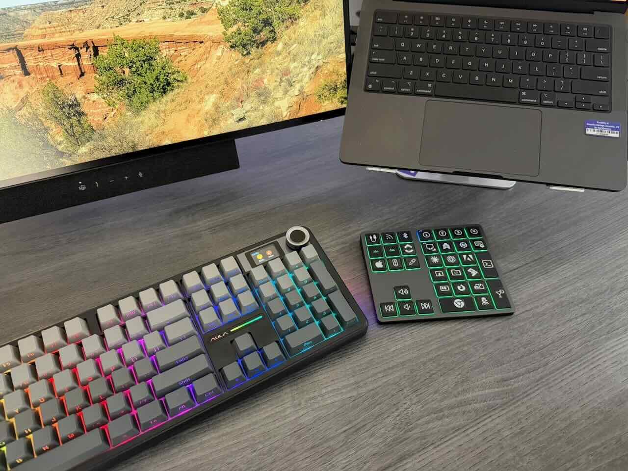 Doohoeek Tri-Mode Programmable Keyboard (BT/2.4G/Wired), Bluetooth Shortcuts Keyboard with 25 Custom Keys & Shortcuts Stickers & Backlit, Wireless Macro Keypad for Windows Graphic, Editing & Office customer photo 1