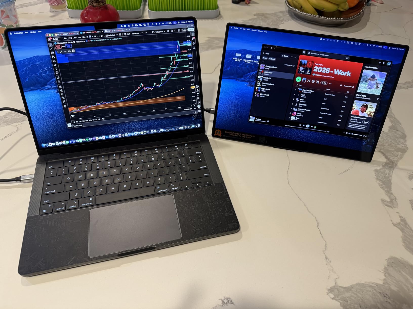 Portable Monitor 14 inch 4K 3840X2400 100000:1 100% DCI-P3 OLED HDMI USB-C Travel Monitor for Laptop MacBook PC Surface PS5 Xbox, External Display with Kickstand & Speakers, VESA Compatible customer photo 2