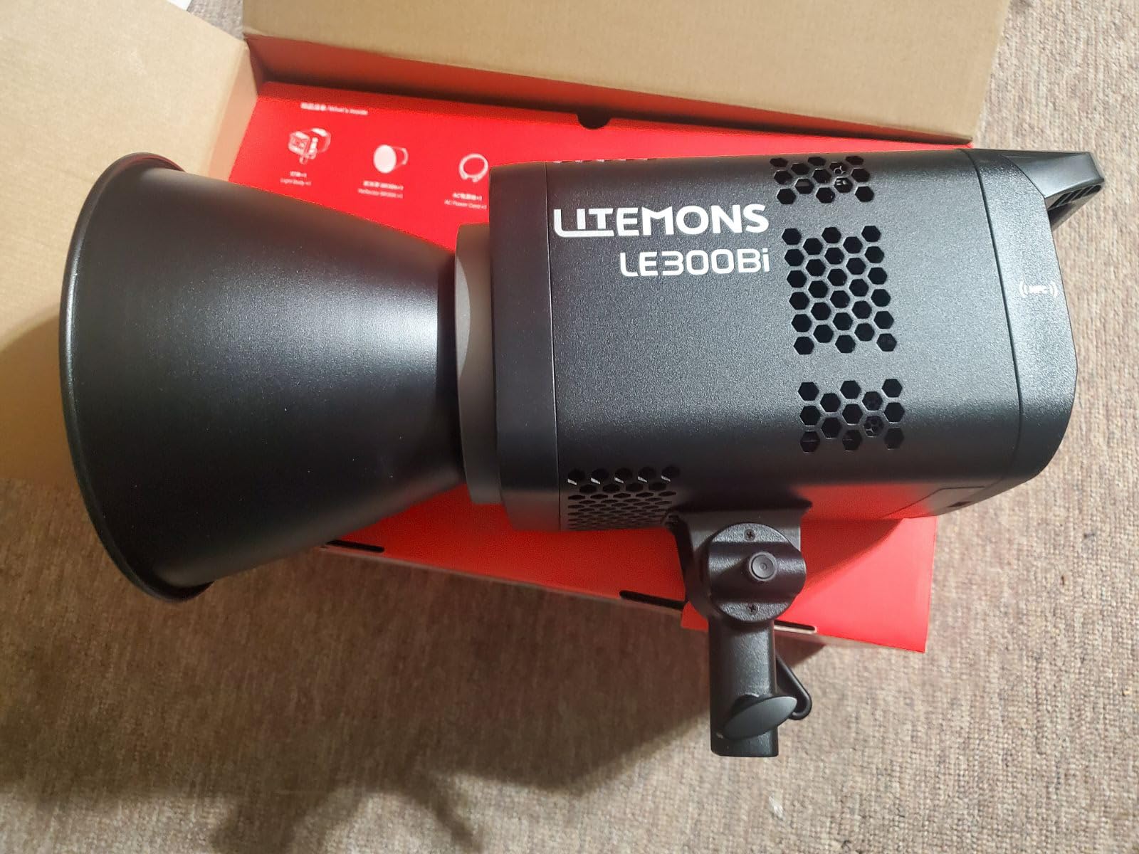 Litemons LE300Bi 300W Bicolor LED Video Light, 58900Lux@1M CRI98+ Studio Bright with APP Control 11 FX Effects, 0-100% Brightness Bowens Mount LED Light customer photo 2
