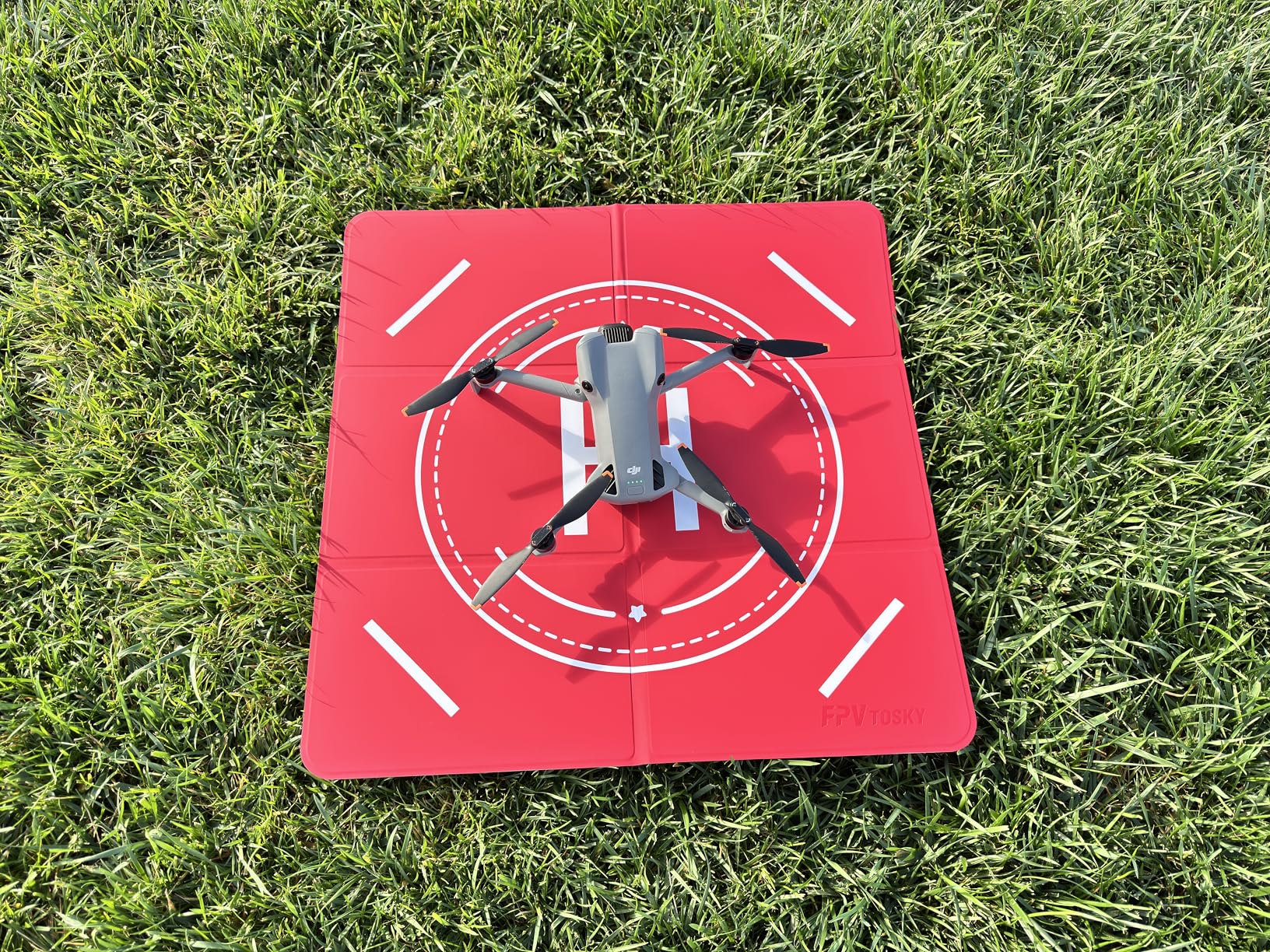 FPVtosky Nighttime Reflective Drone Landing Pad, Fast-fold Double Sided Waterproof Landig Pad Weighted for DJI Lito X1/Mini 5 Pro/ 4/3 Pro/Mini 4k / Mavic 4 / Air 3s/ Avata 2/ Neo/Flip customer photo 2