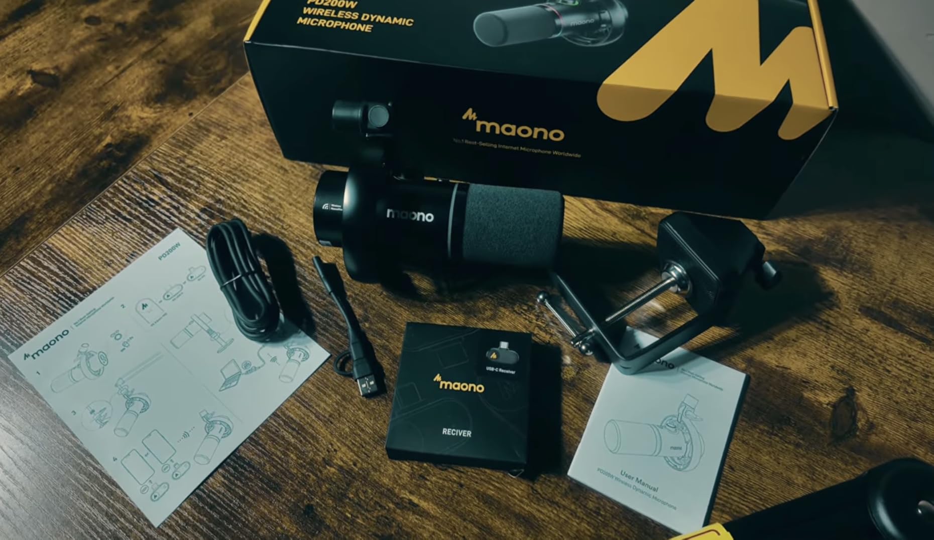 MAONO PD200W Hybrid Wireless Podcast Microphone for PC, XLR USB Dynamic Mic Kit with Boom Arm, Software, Noise Cancellation, for Vocal Recording, Streaming, Content Creation, Home Studio, Voiceover customer photo 1