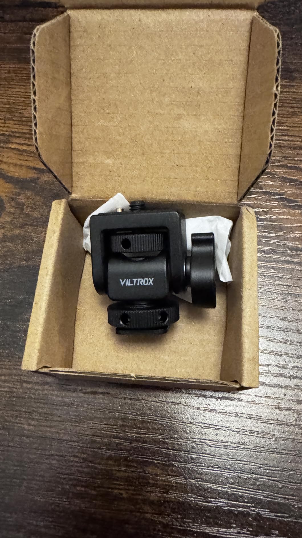 VILTROX 7'' Camera Field Monitor 7 inch Touchscreen Camera Monitor, Full HD 1920x1080 Video Monitoring, 3D Lut, RGB Parade with Sunshade Hood and Battery for Sony Canon Nikon (DC-L1) customer photo 1