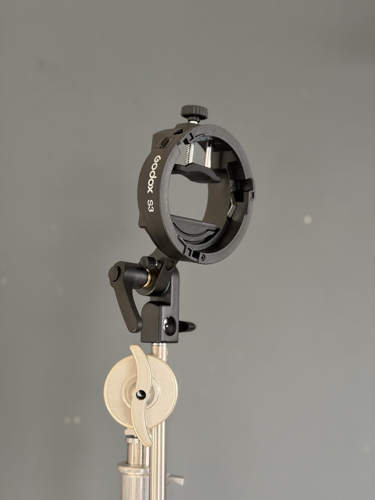 Godox S3 Speedlite Bracket (S2 Upgraded) for Godox V1 AD200Pro AD200ProII AD300Pro AD400Pro AD100Pro V860III /TT685III /TT600 /TT350, Flash Bracket for Softbox Snoot, Bowens Mount Holder customer photo 2