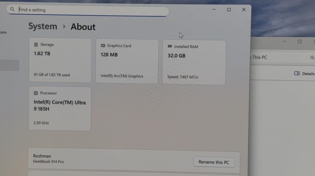 GEEKOM GeekBook X14 Pro Laptop, 2.2lbs Ultra Thin 14