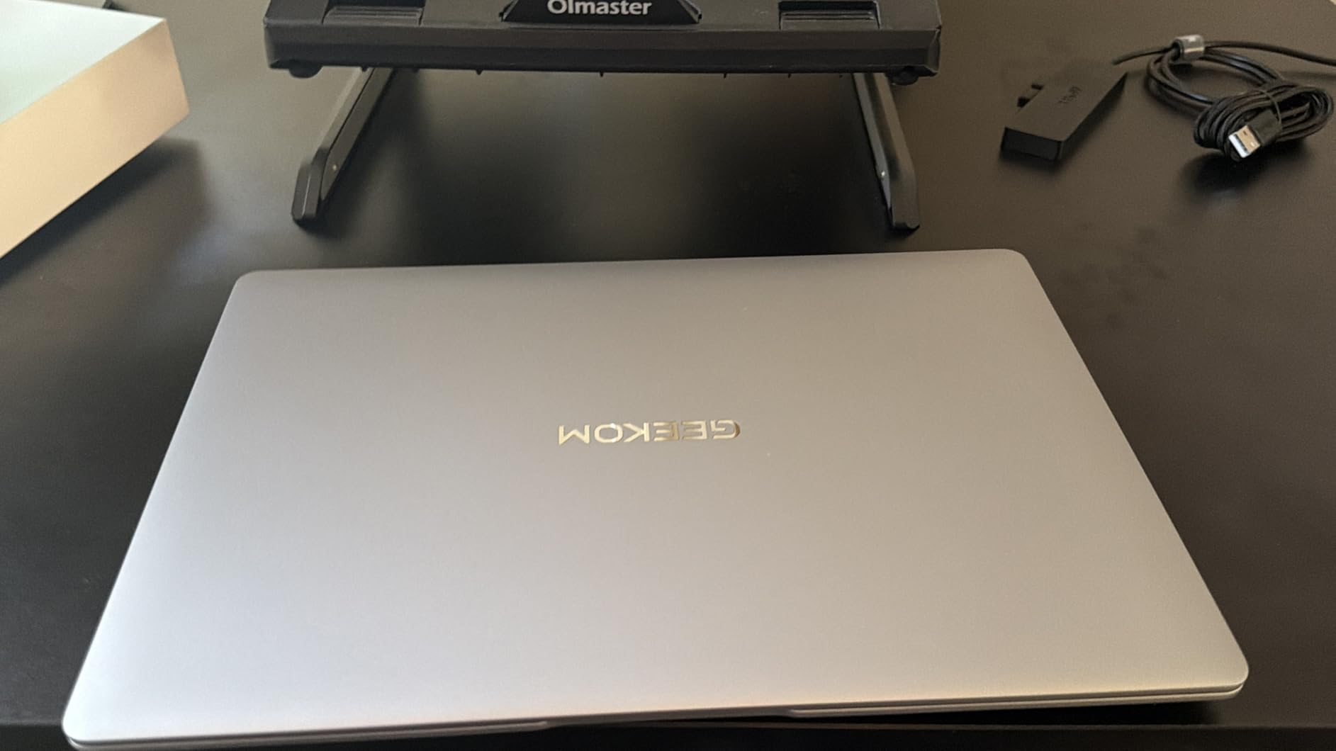 GEEKOM GeekBook X14 Pro Laptop, 2.2lbs Ultra Thin 14