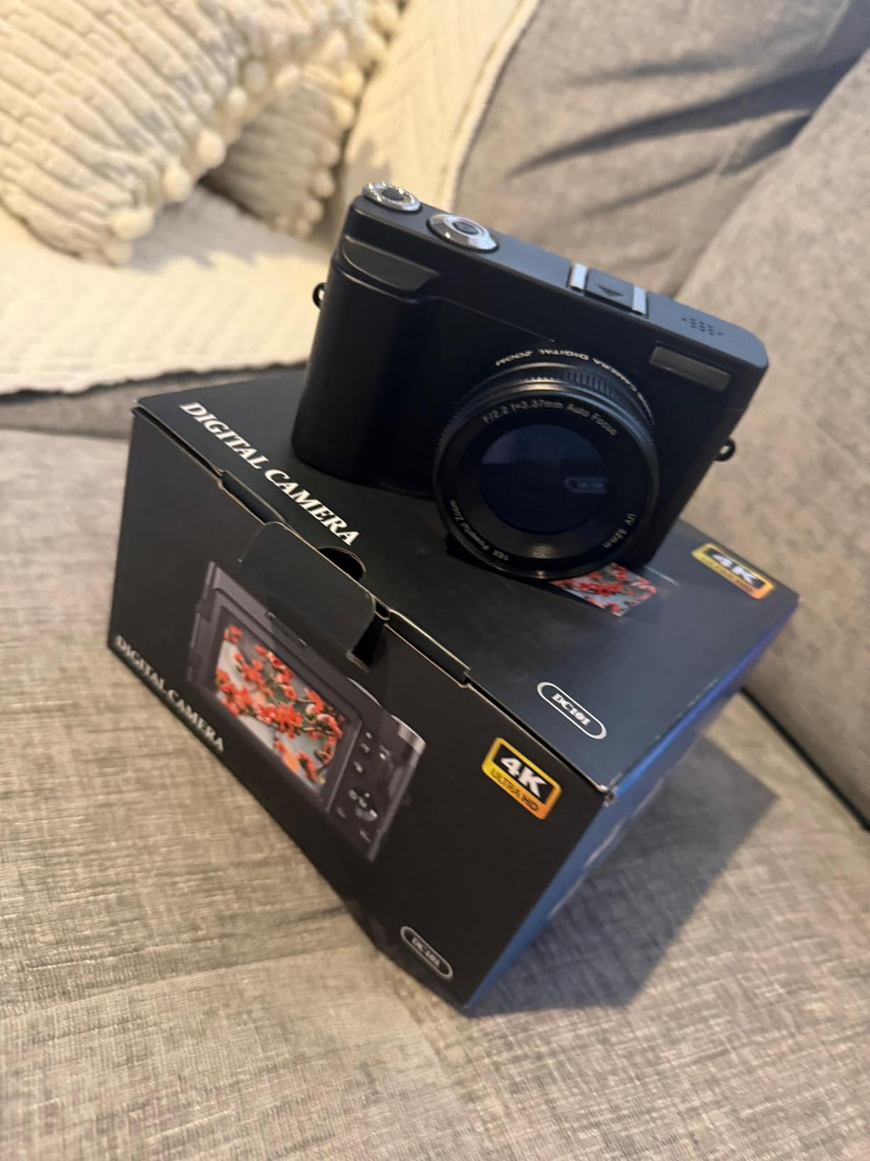 4K Digital Camera for Photography, 2026 Latest WiFi 64MP Vlogging Camera for YouTube with 180° flip Screen, Autofocus Anti-Shake, 16X Zoom, Compact Travel Camera, 32GB Card, 2 Batteries, Black customer photo 1