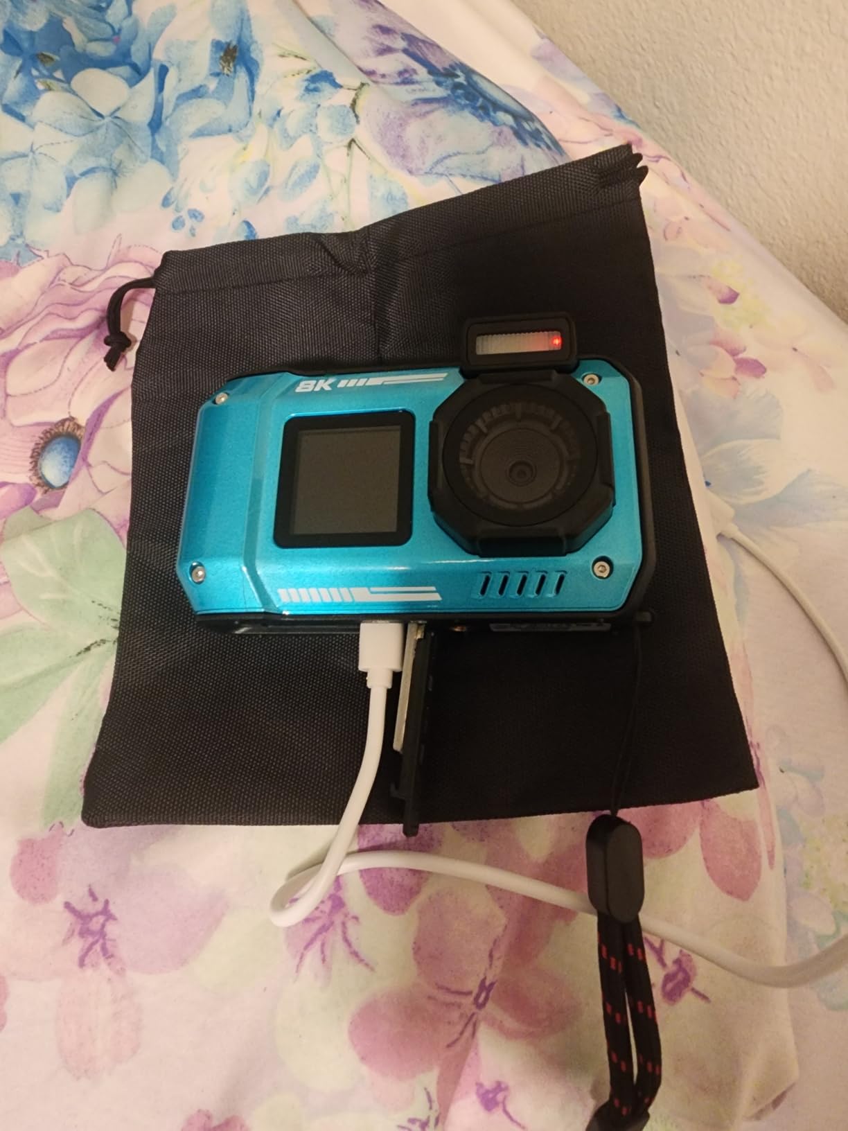 UHD 8K Underwater Camera, 70MP 33FT WiFi Waterproof Digital Camera with 64GB Card, Auto Focus Waterproof Dual-Screen Selfie 2500mAh Battery, 18X Floatable Digital for Snorkeling, Blue customer photo 1