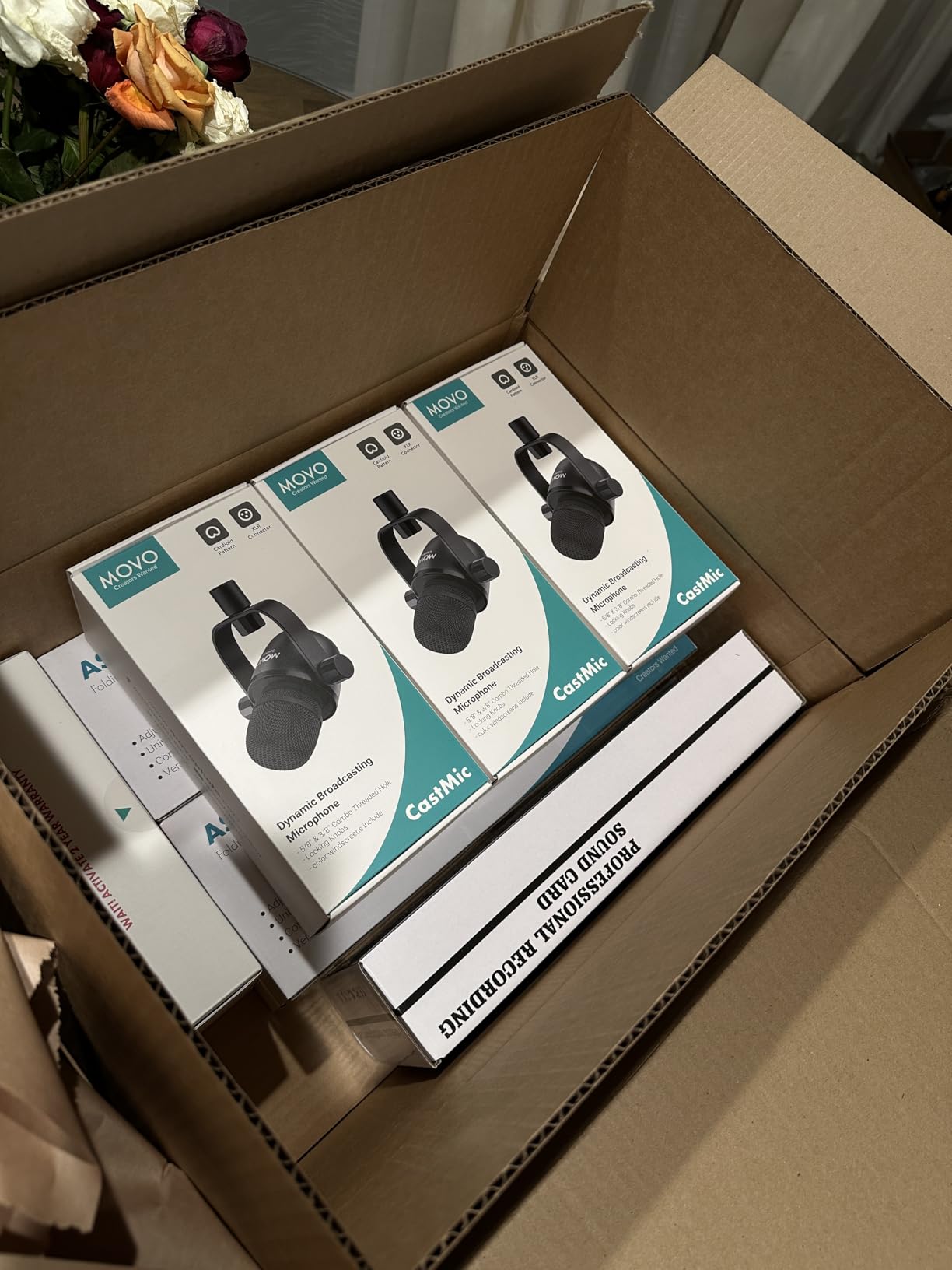 Movo 4-Person Podcast Equipment Bundle - 4-Channel USB Audio Interface, 4 CastMic Dynamic Microphones, 4 Boom Arms - Complete Recording Kit customer photo 1