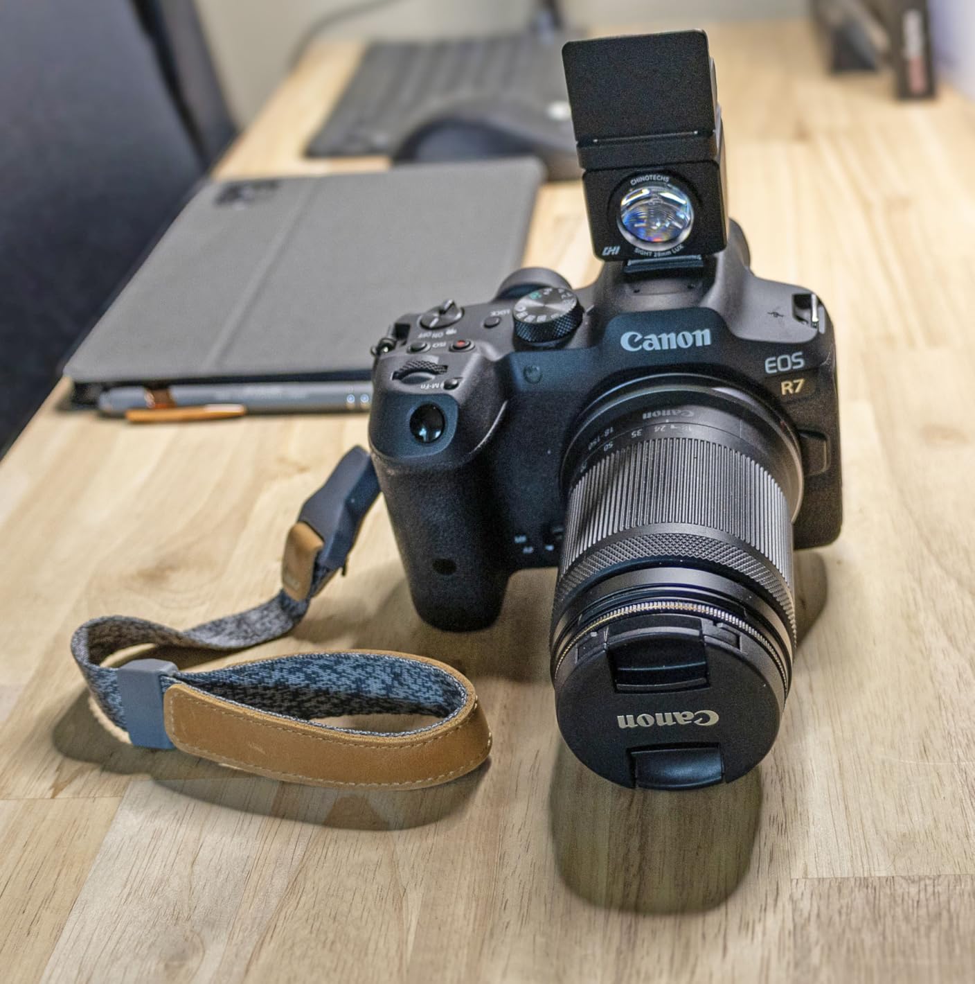 CHI 28mm Optical Waist Level Viewfinder (35/50mm) Black - All Aluminum Built with Detachable Anti-Glare Hood, Adjustable Hot/Cold Shoe for Universal Compatibility with Digital/Film Cameras customer photo 1