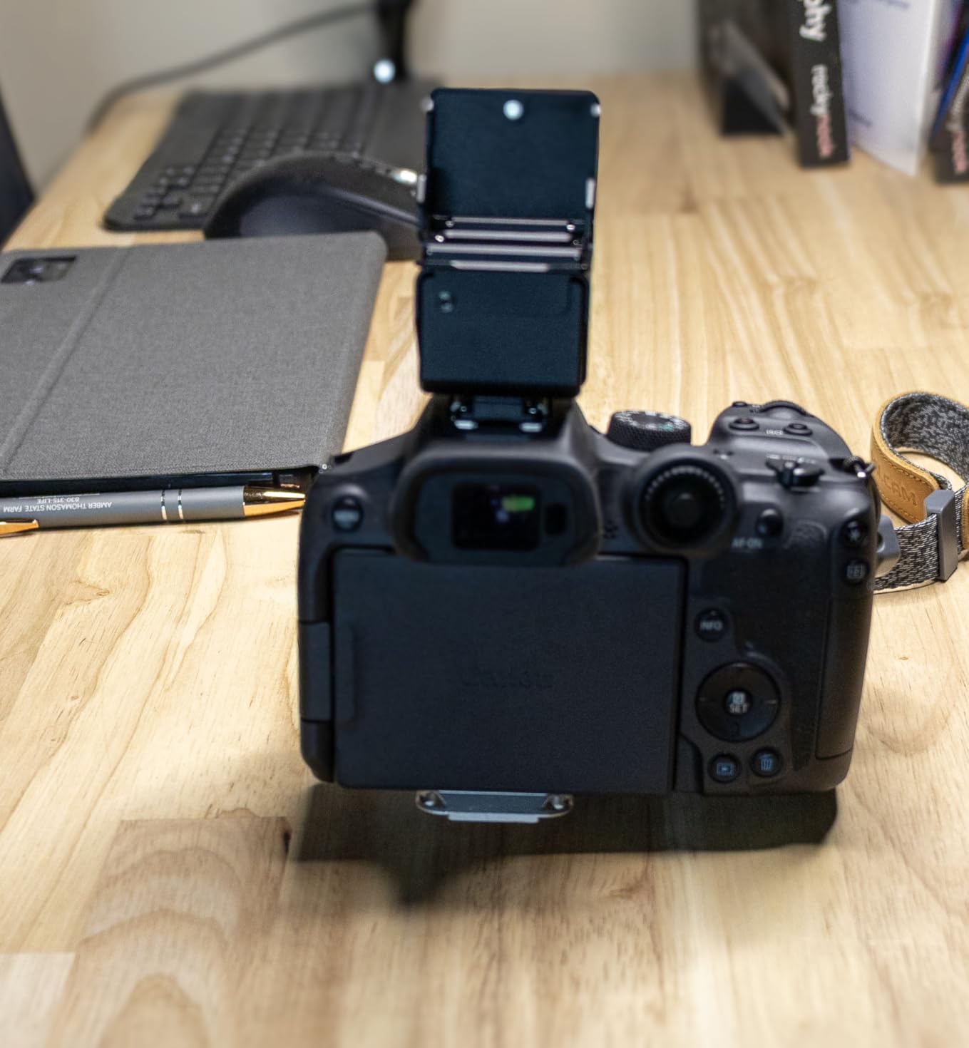 CHI 28mm Optical Waist Level Viewfinder (35/50mm) Black - All Aluminum Built with Detachable Anti-Glare Hood, Adjustable Hot/Cold Shoe for Universal Compatibility with Digital/Film Cameras customer photo 2